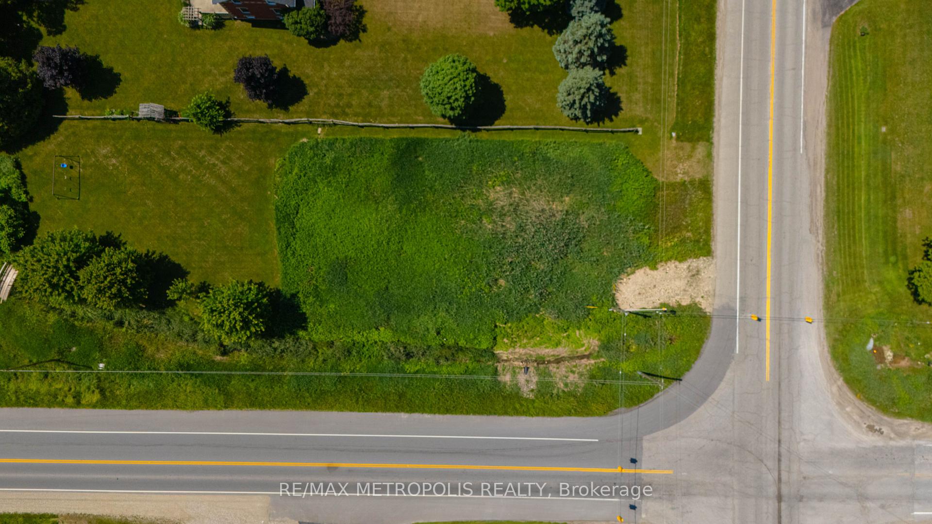 Photo 2 of 7462 Wellington 11 Road, Mapleton, Rural Mapleton — HOMEH