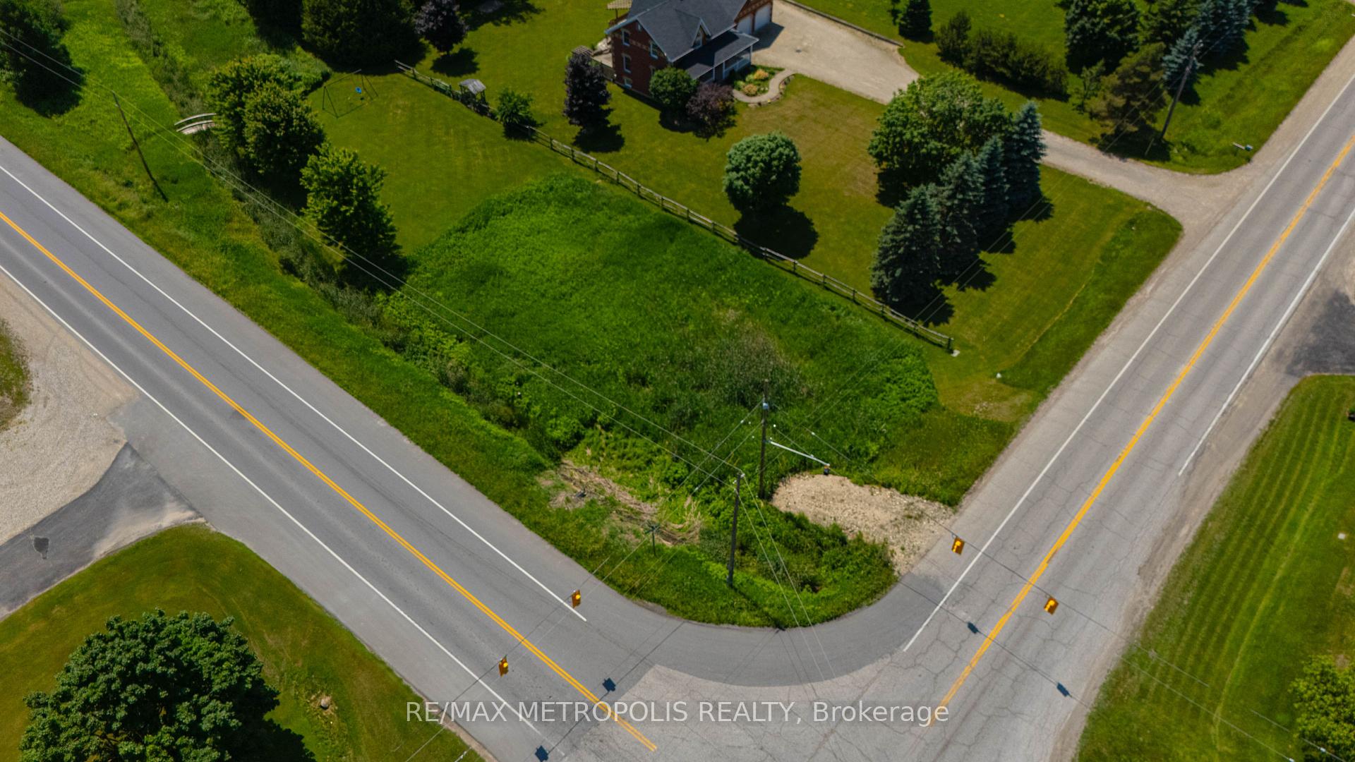Photo 4 of 7462 Wellington 11 Road, Mapleton, Rural Mapleton — HOMEH