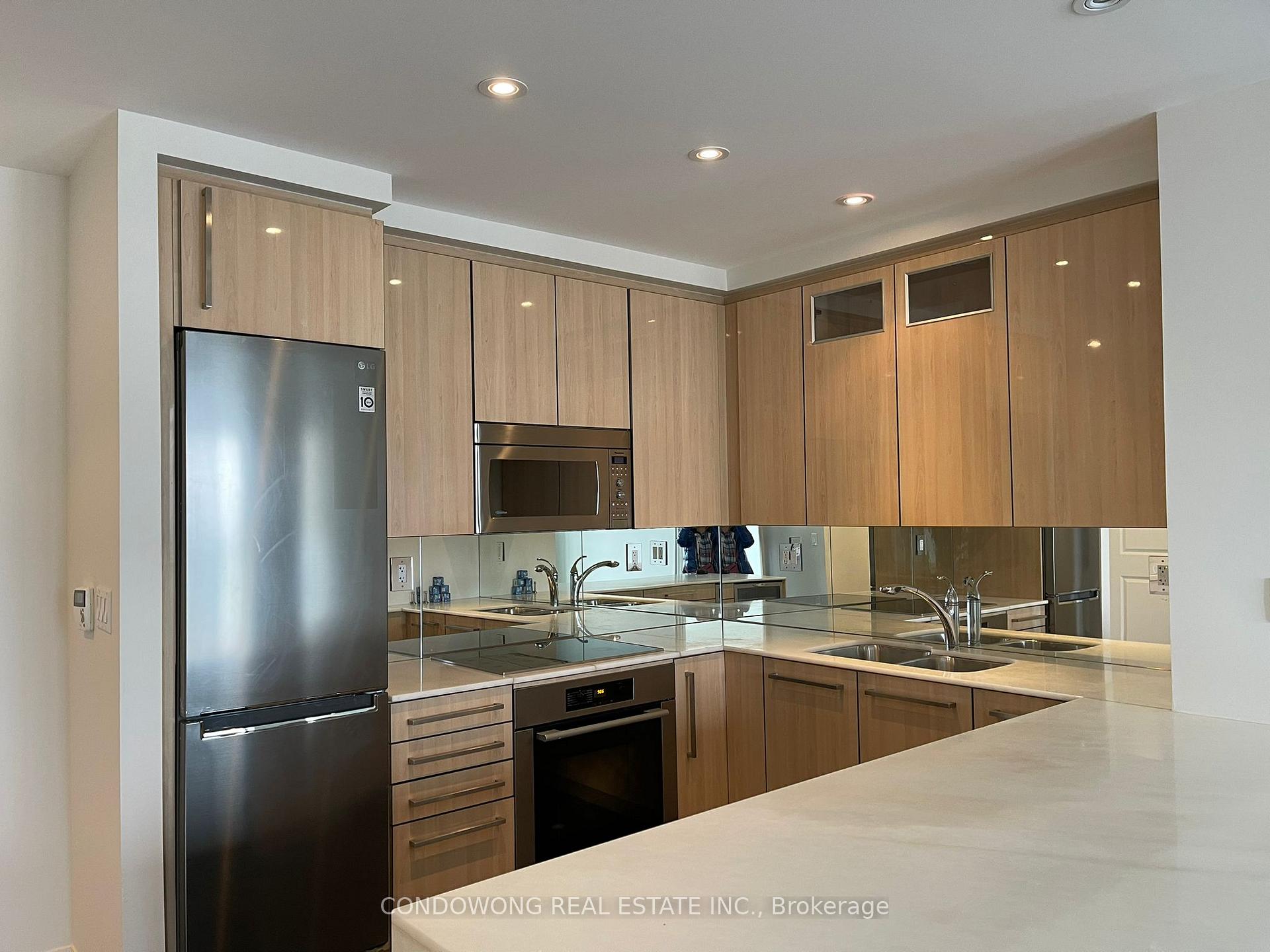 Photo 2 of Unit 2103, 1 Bedford Road, Toronto, The Annex — HOMEH