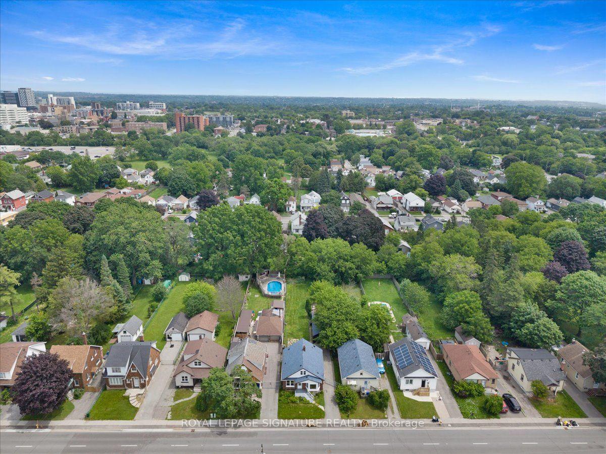 Photo 35 of 195 Park Road S, Oshawa, Vanier — HOMEH