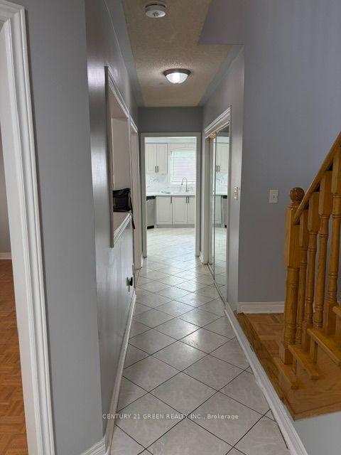 Photo 2 of 789 Fable Crescent, Mississauga, Meadowvale Village — HOMEH