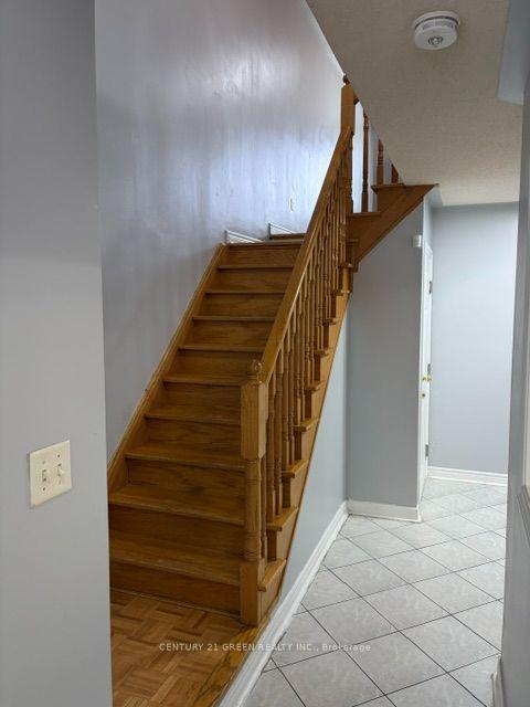 Photo 7 of 789 Fable Crescent, Mississauga, Meadowvale Village — HOMEH