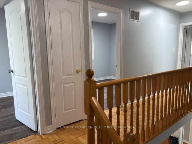 Photo 8 of 789 Fable Crescent, Mississauga, Meadowvale Village — HOMEH