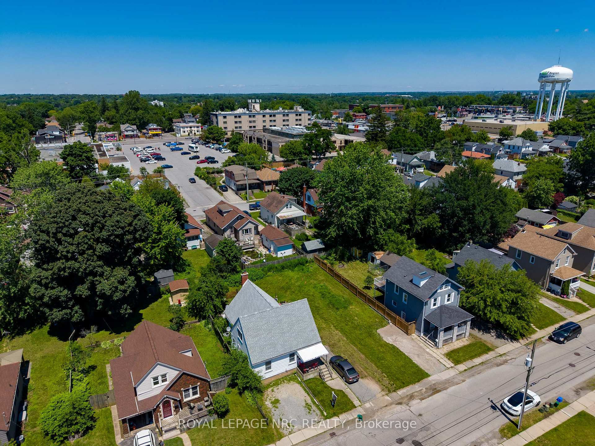 Photo 1 of 6437 Barker Street, Niagara Falls, Dorchester — HOMEH