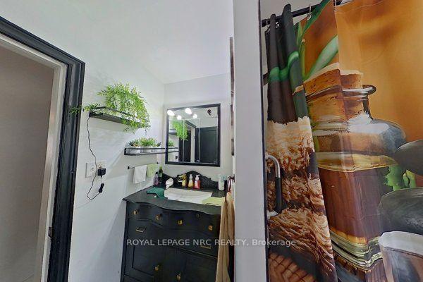 Photo 5 of 6437 Barker Street, Niagara Falls, Dorchester — HOMEH