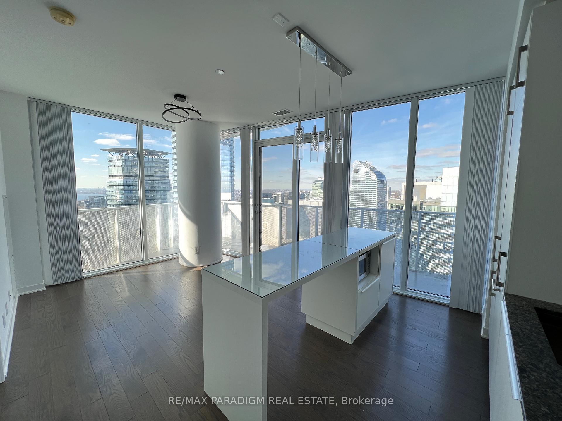 Photo 2 of Unit 6002, 100 Harbour Street, Toronto, Waterfront Communities — HOMEH