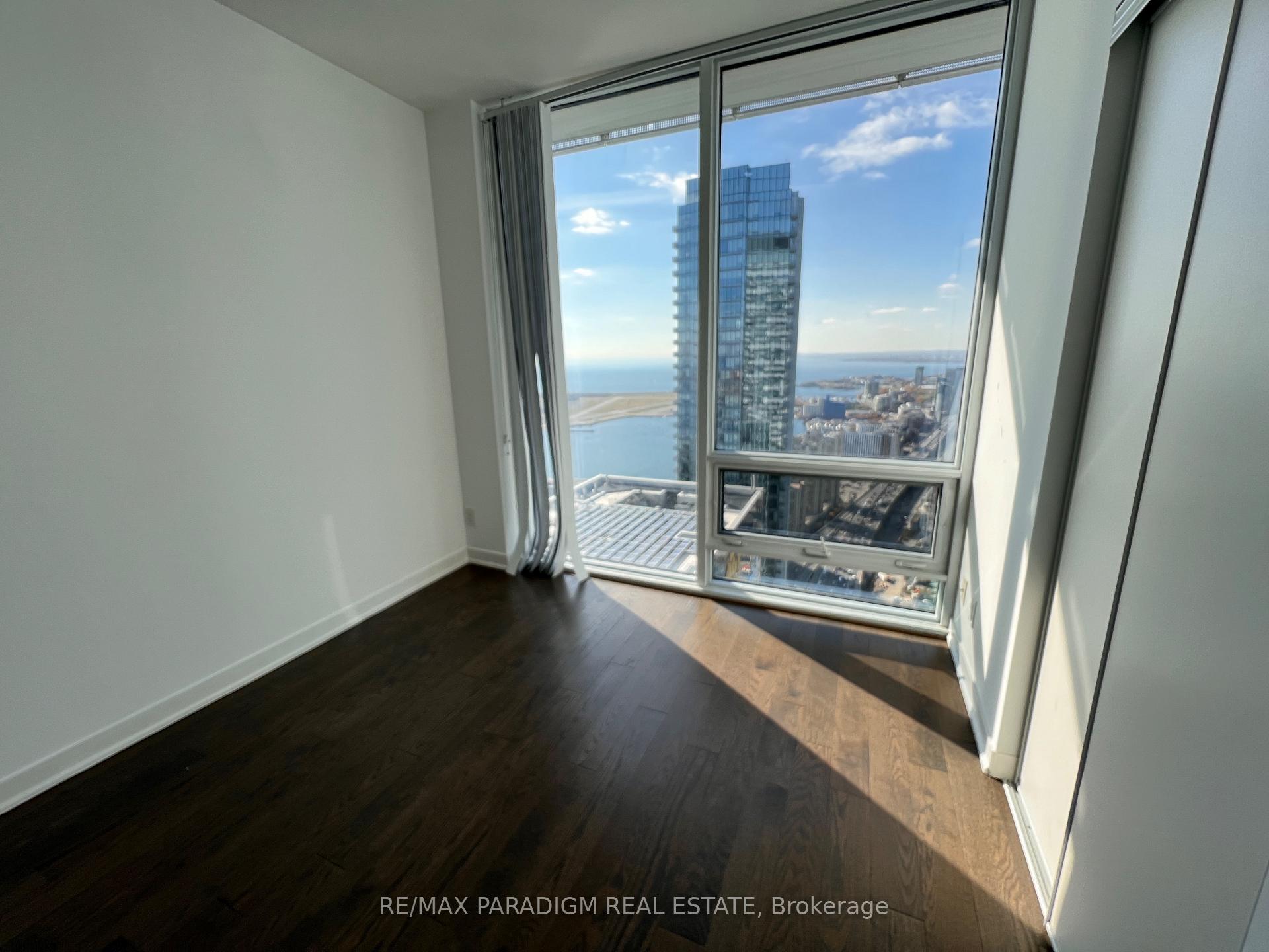 Photo 8 of Unit 6002, 100 Harbour Street, Toronto, Waterfront Communities — HOMEH