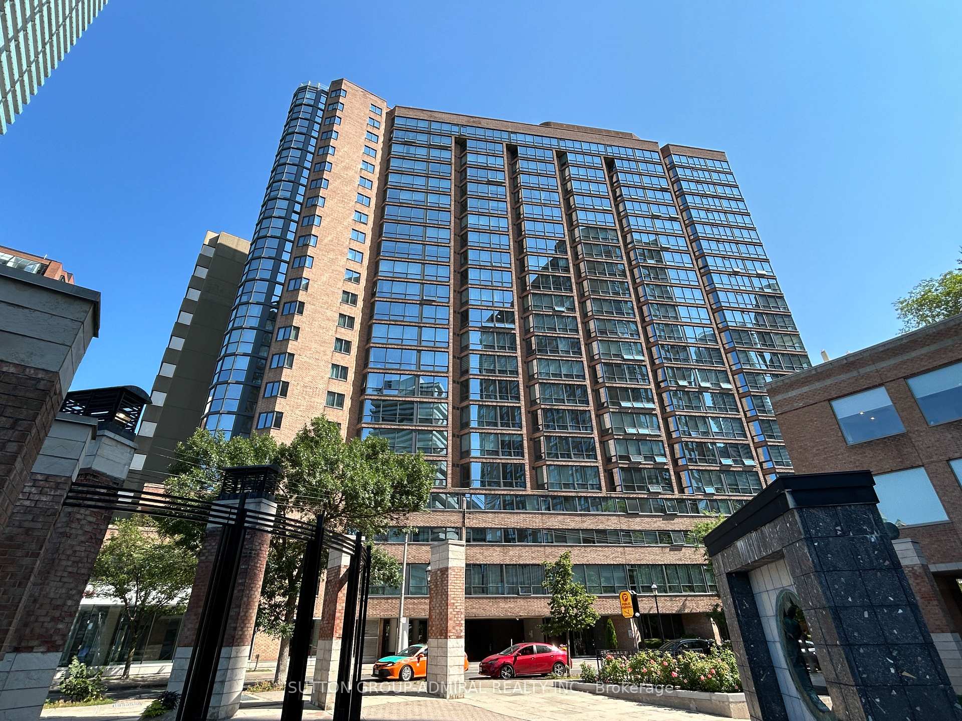 Photo 4 of Unit 1611, 1055 Bay Street, Toronto, Bay Street Corridor — HOMEH