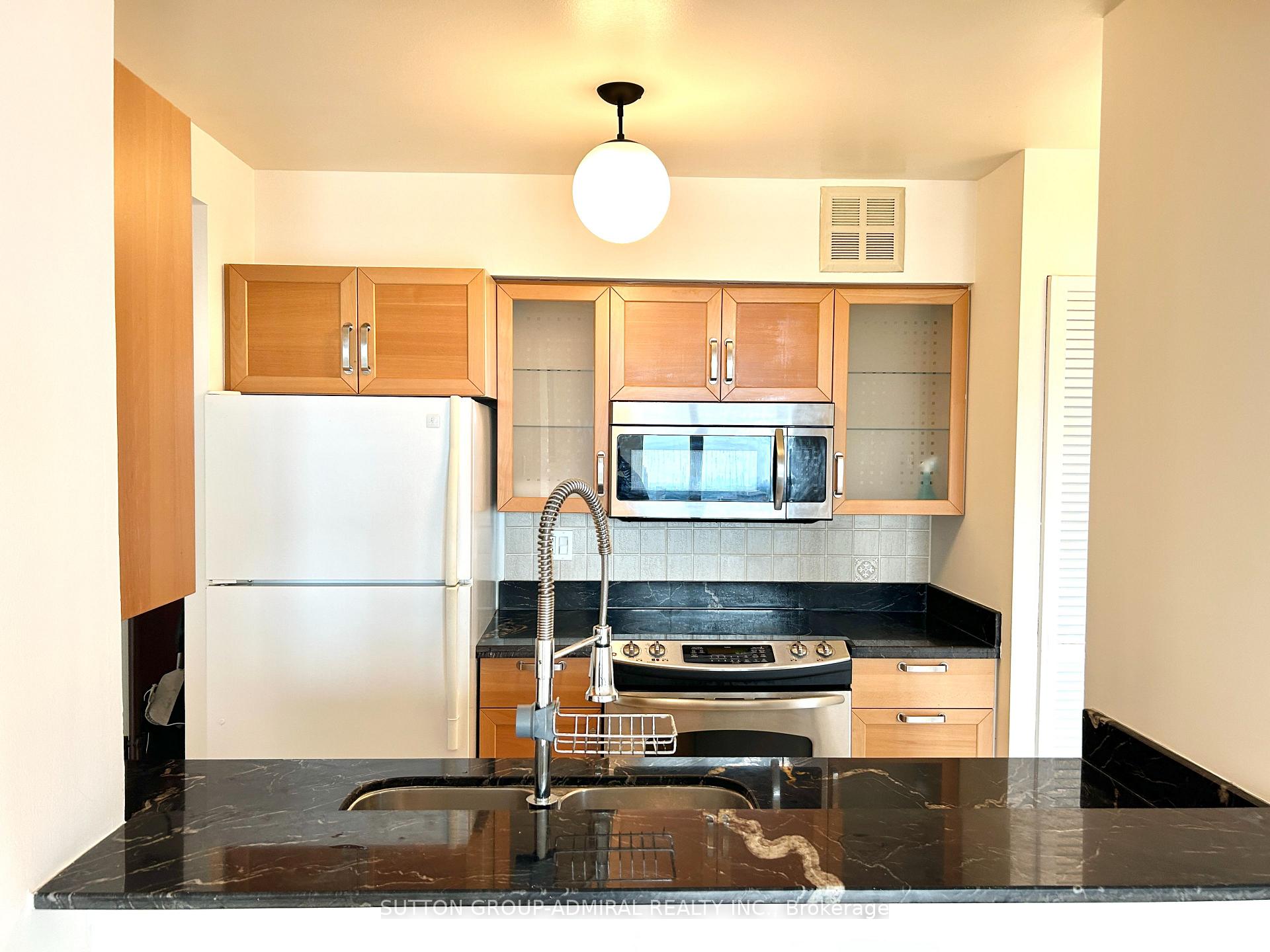 Photo 14 of Unit 1611, 1055 Bay Street, Toronto, Bay Street Corridor — HOMEH