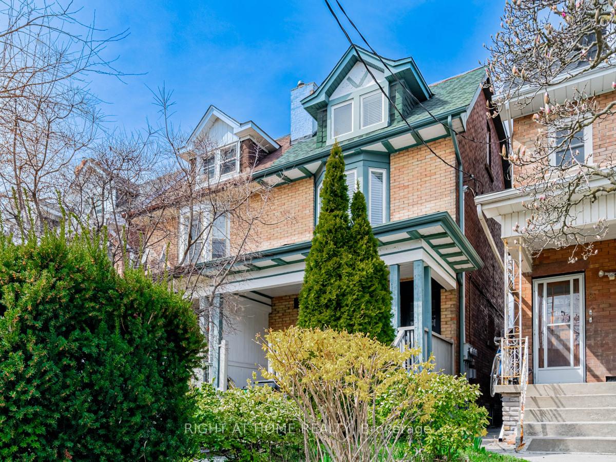 Photo 2 of 10 St Annes Road, Toronto, Little Portugal — HOMEH