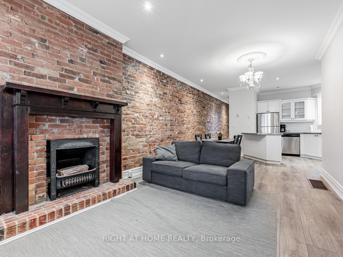 Photo 4 of 10 St Annes Road, Toronto, Little Portugal — HOMEH