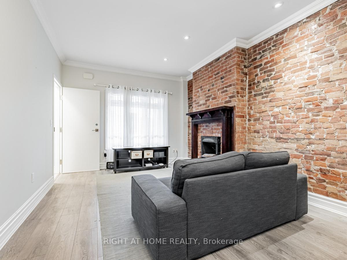 Photo 5 of 10 St Annes Road, Toronto, Little Portugal — HOMEH