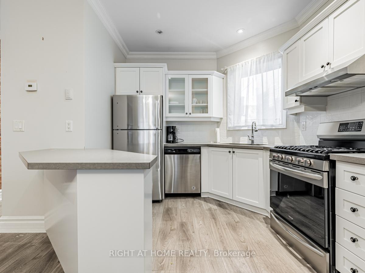 Photo 8 of 10 St Annes Road, Toronto, Little Portugal — HOMEH