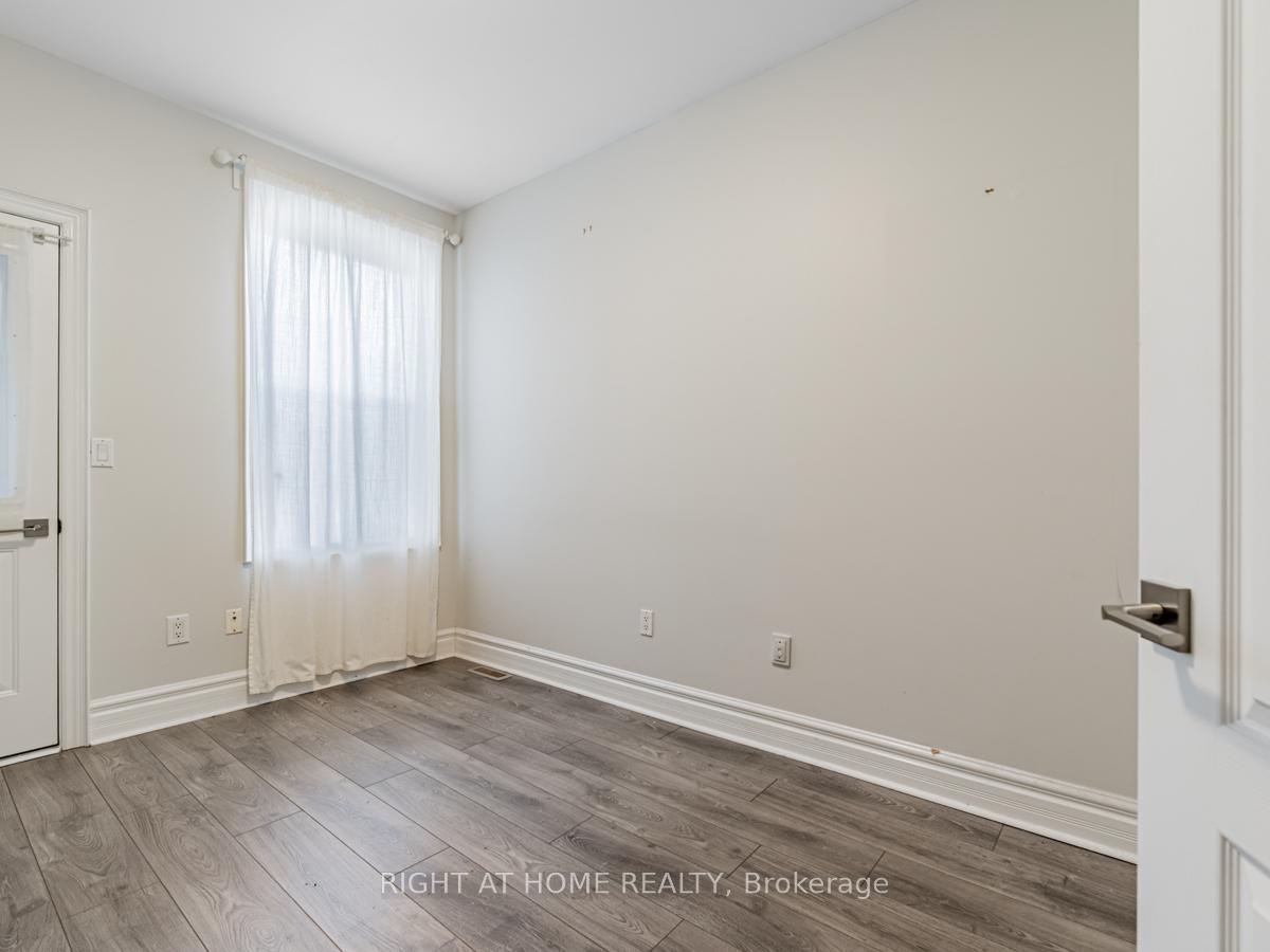 Photo 10 of 10 St Annes Road, Toronto, Little Portugal — HOMEH