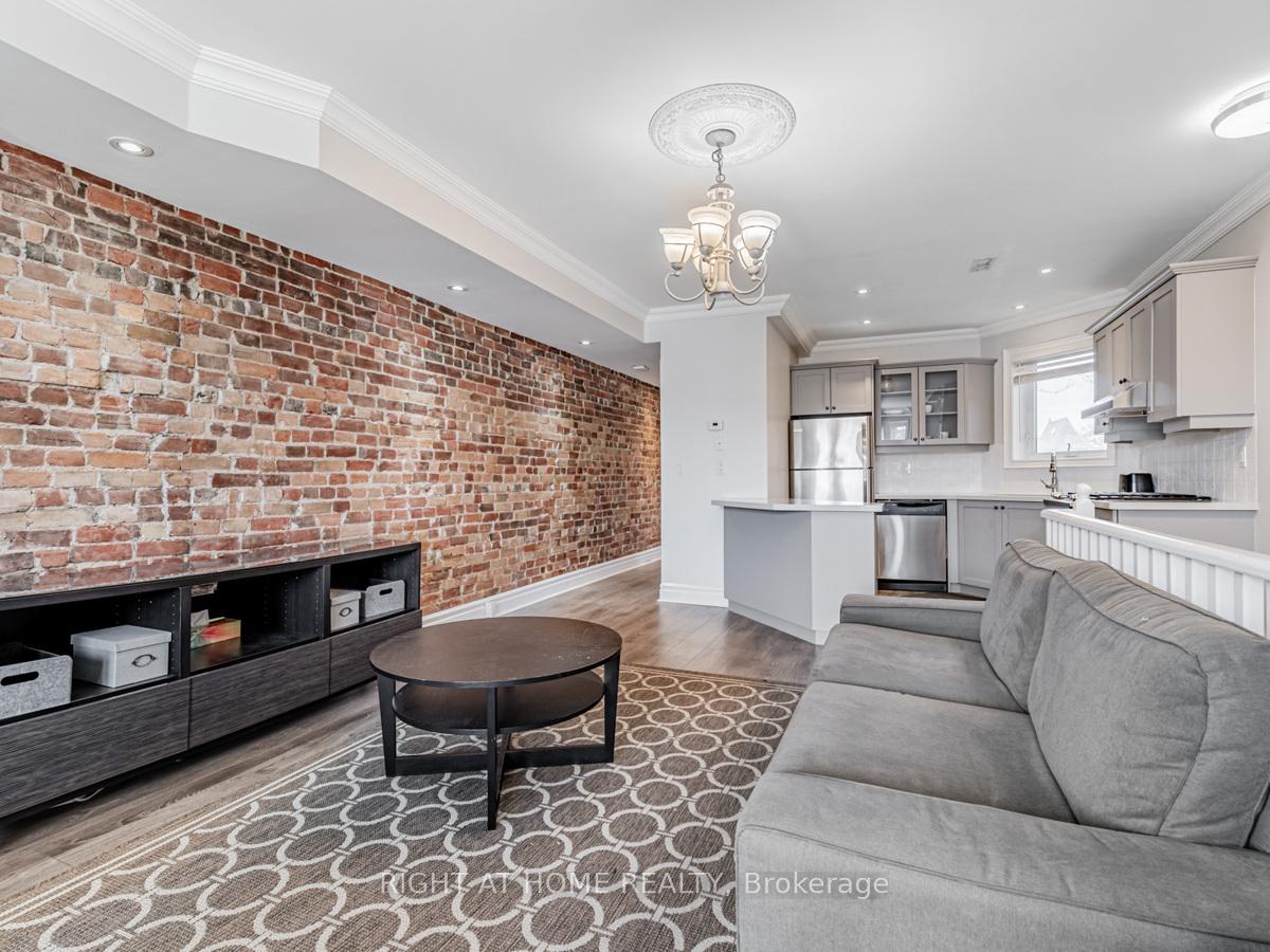 Photo 14 of 10 St Annes Road, Toronto, Little Portugal — HOMEH