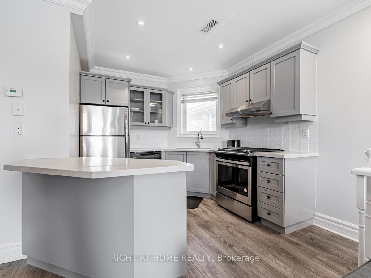 Photo 17 of 10 St Annes Road, Toronto, Little Portugal — HOMEH