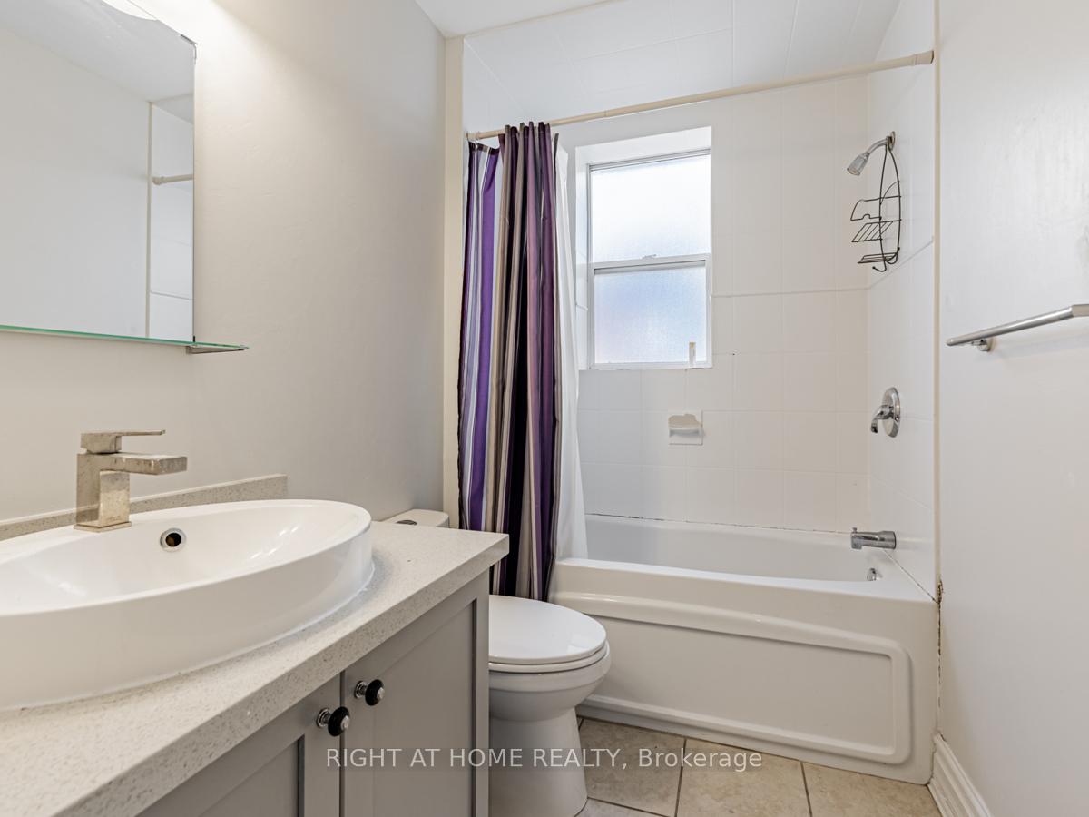 Photo 19 of 10 St Annes Road, Toronto, Little Portugal — HOMEH