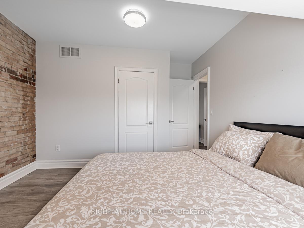 Photo 21 of 10 St Annes Road, Toronto, Little Portugal — HOMEH