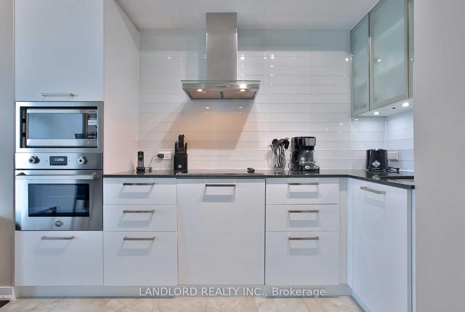 Photo 1 of Unit 5209, 14 York Street, Toronto, Waterfront Communities — HOMEH