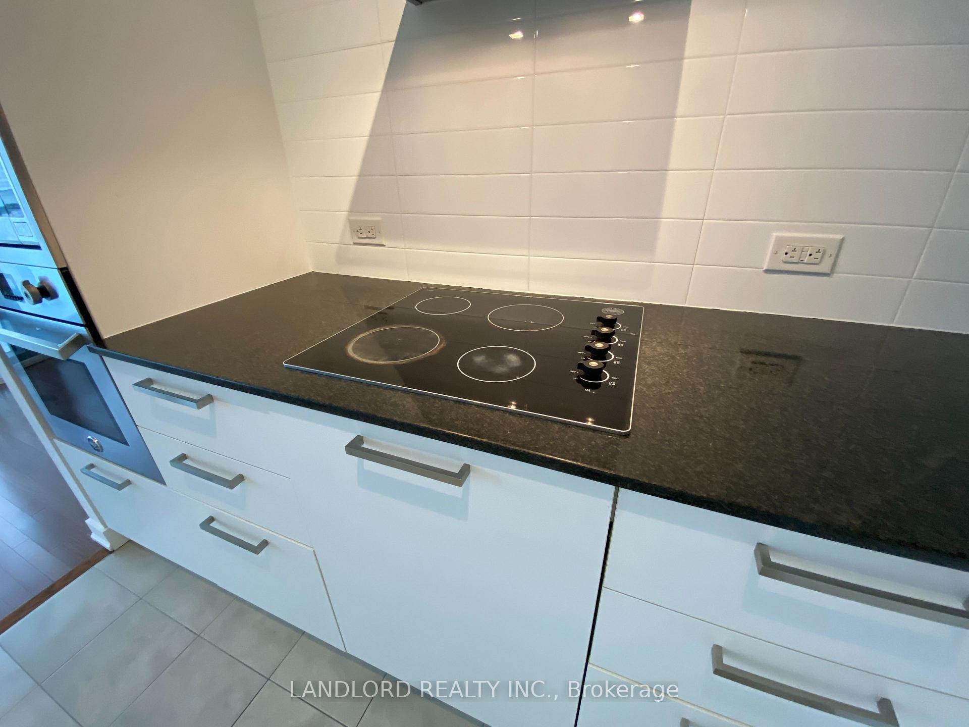 Photo 5 of Unit 5209, 14 York Street, Toronto, Waterfront Communities — HOMEH