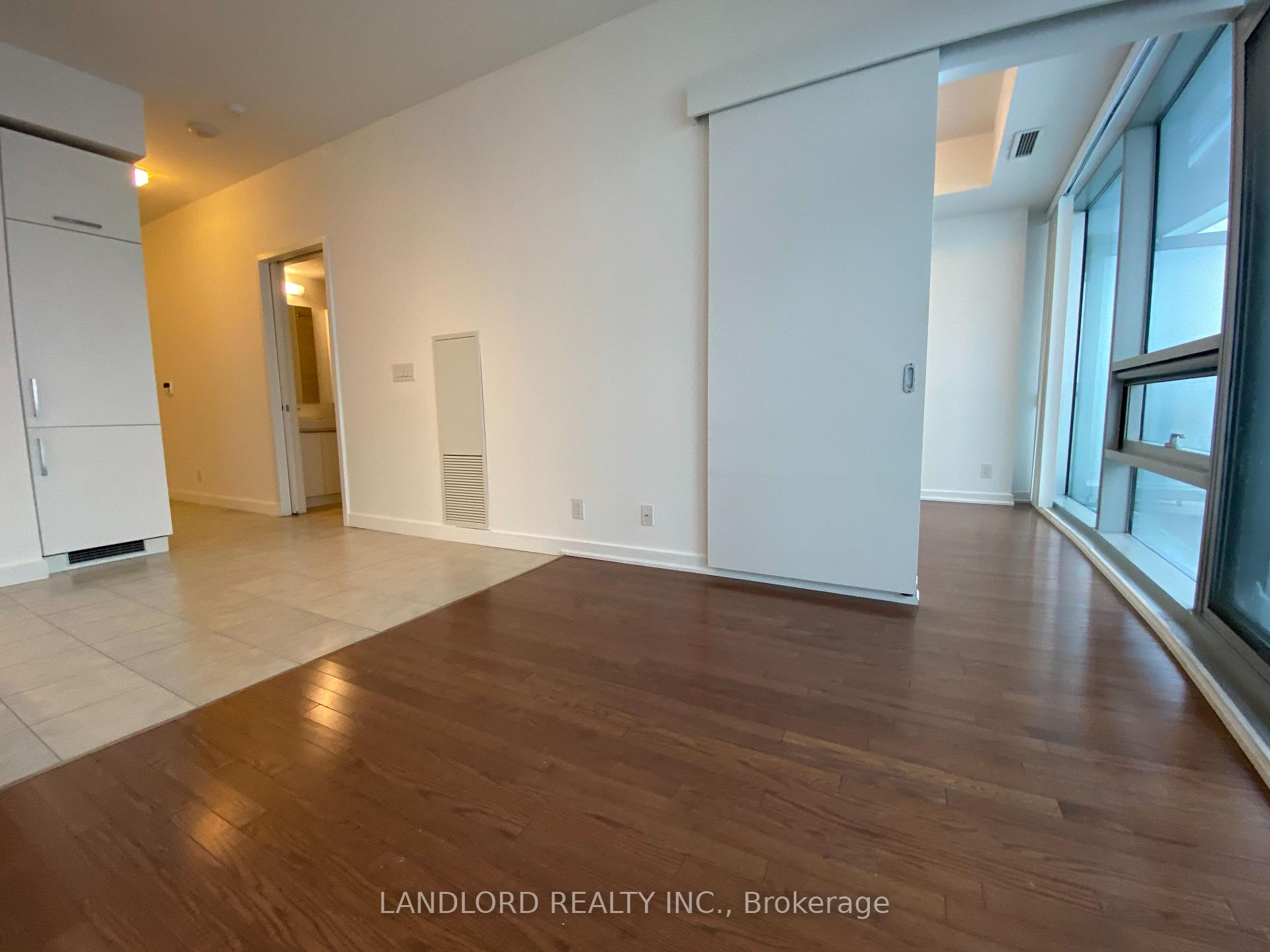 Photo 7 of Unit 5209, 14 York Street, Toronto, Waterfront Communities — HOMEH