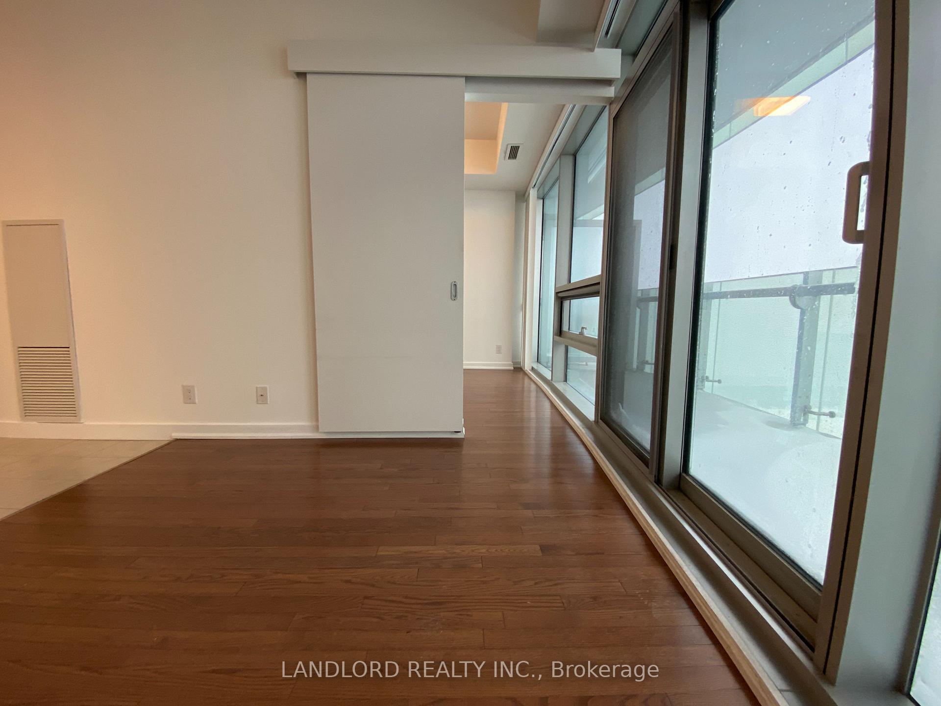 Photo 12 of Unit 5209, 14 York Street, Toronto, Waterfront Communities — HOMEH