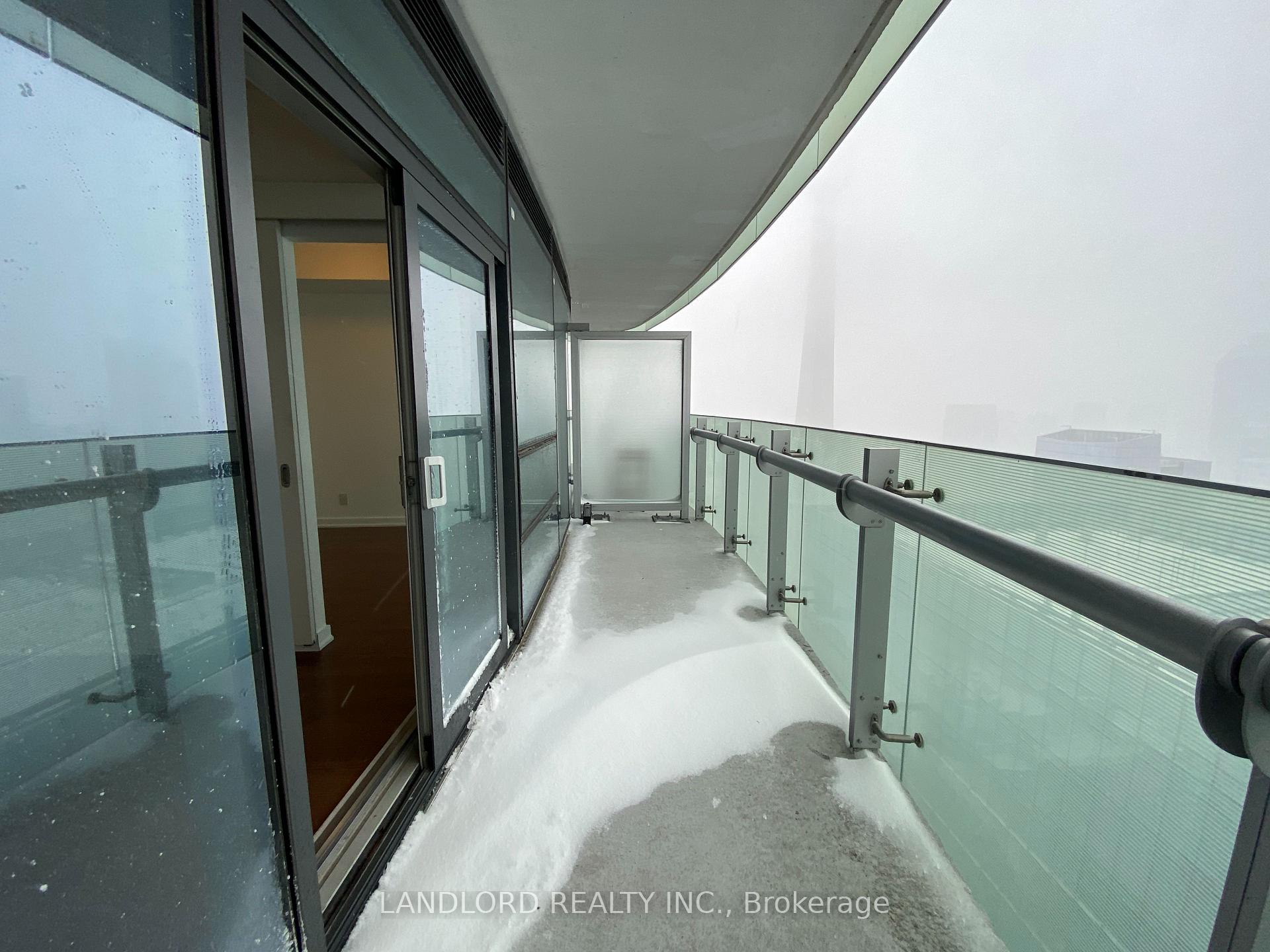 Photo 16 of Unit 5209, 14 York Street, Toronto, Waterfront Communities — HOMEH