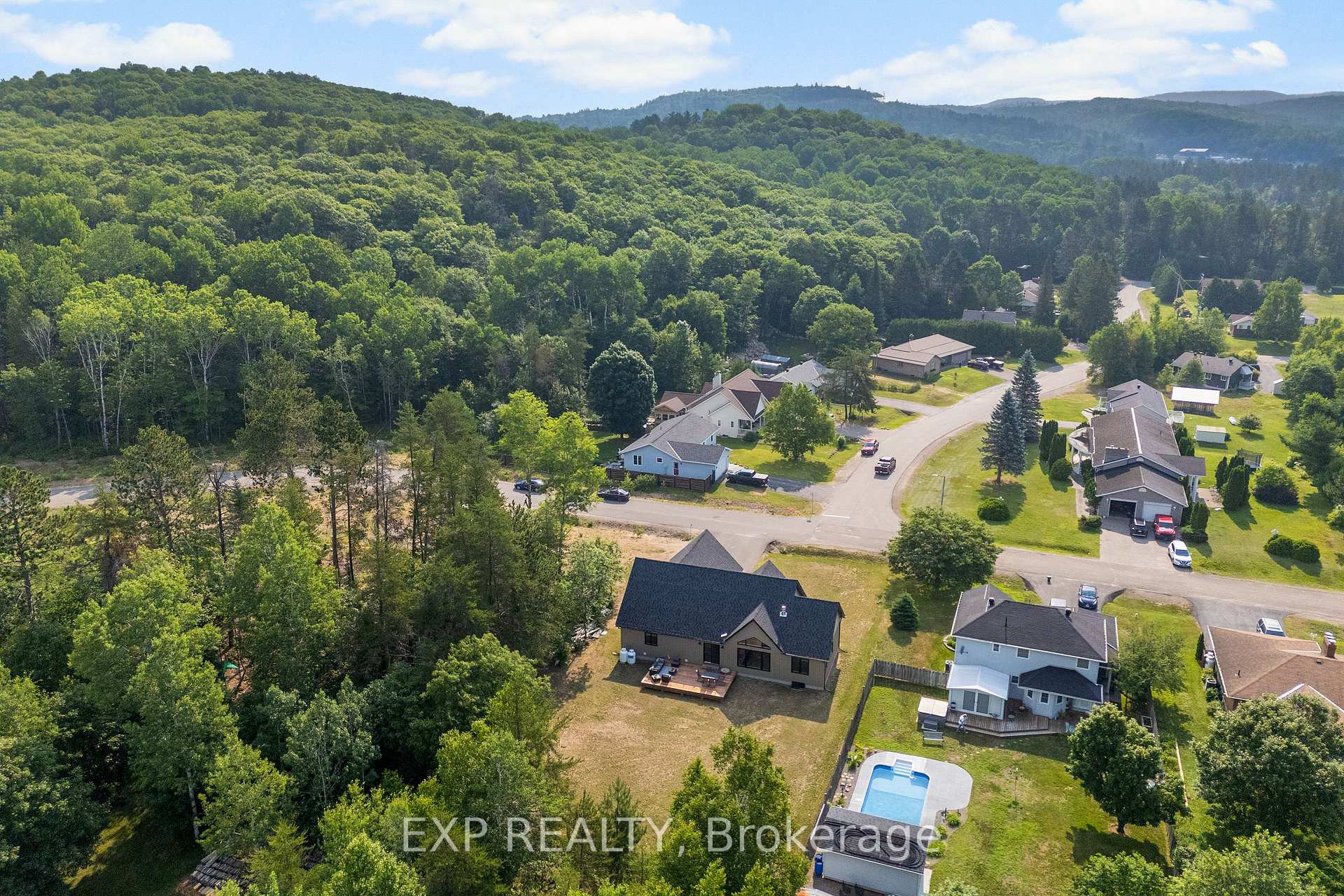 Photo 29 of 51 Yantha Crescent, Madawaska Valley, Madawaska Valley — HOMEH