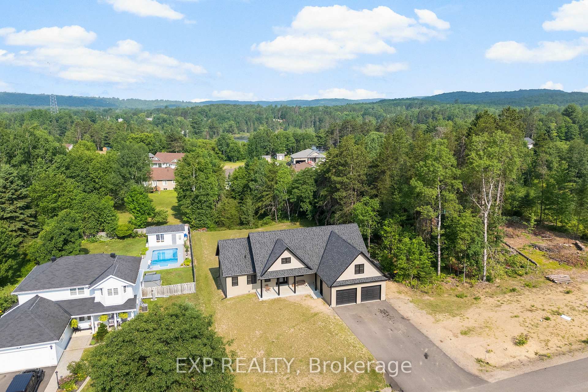 Photo 30 of 51 Yantha Crescent, Madawaska Valley, Madawaska Valley — HOMEH