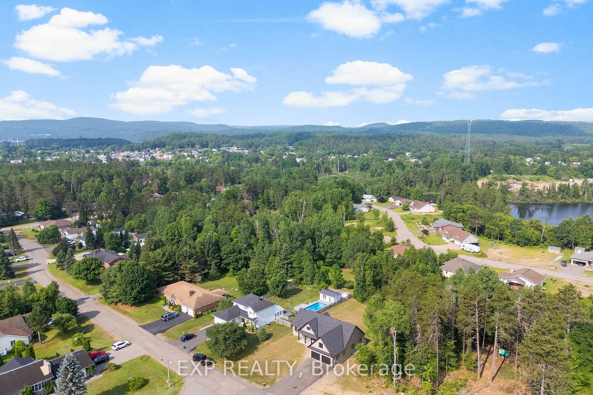 Photo 31 of 51 Yantha Crescent, Madawaska Valley, Madawaska Valley — HOMEH