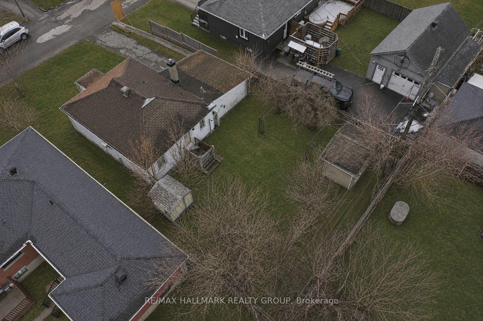 Photo 10 of 479 Newman Avenue, Ottawa, Overbrook/Castle Heights — HOMEH
