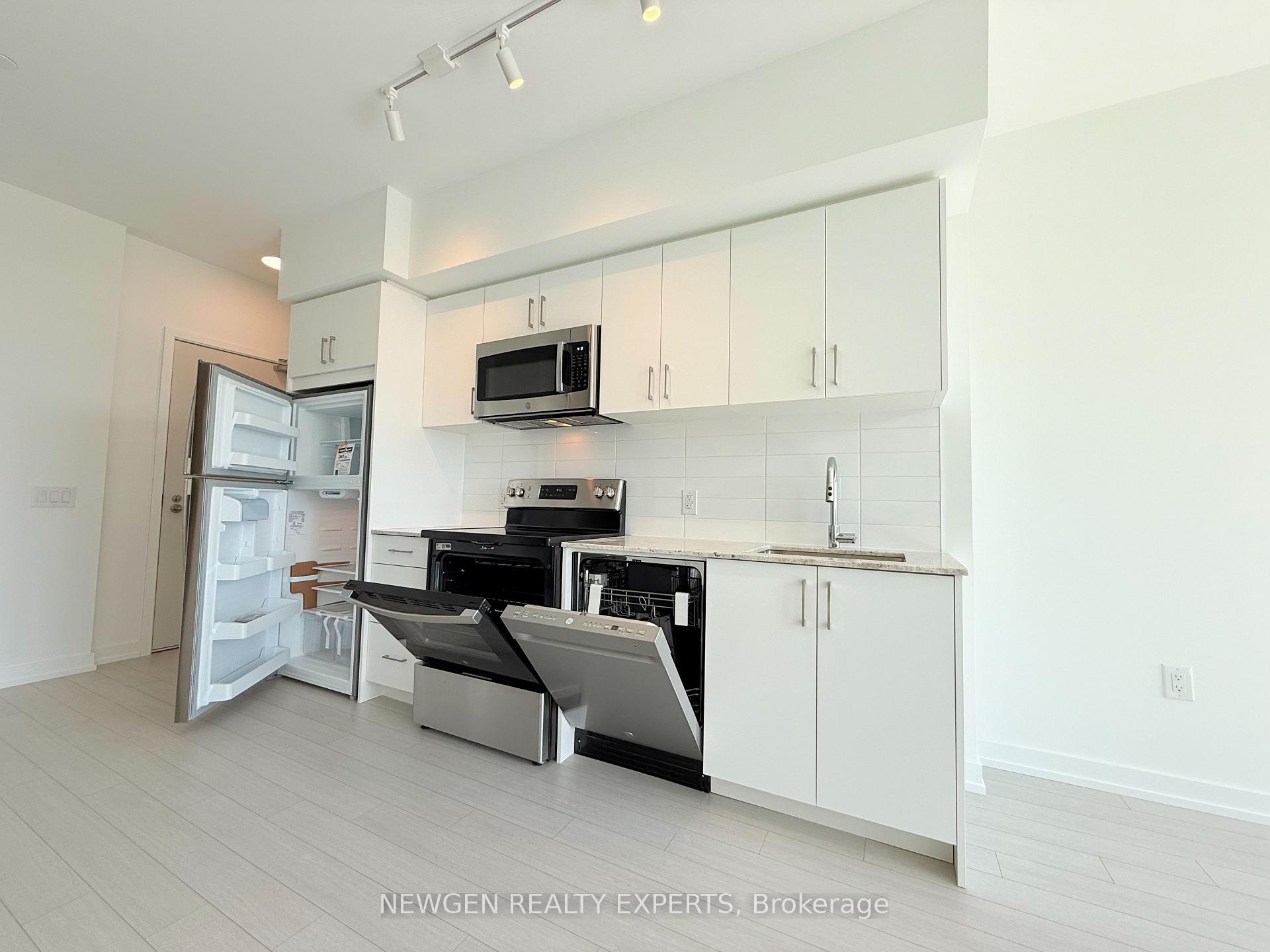 Photo 6 of Unit 707, 4010 Eglinton Avenue W, Etobicoke, Humber Heights — HOMEH