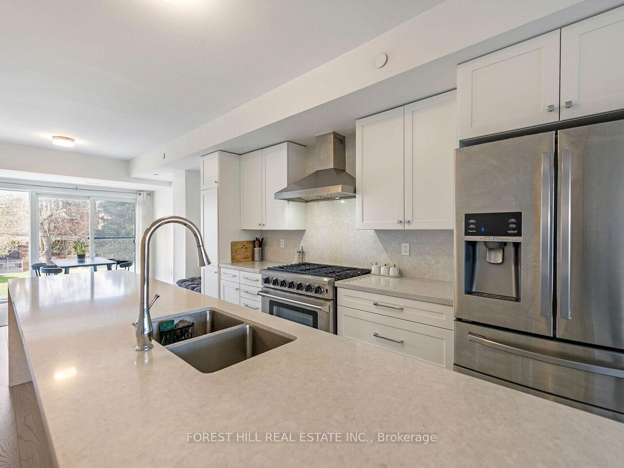 Photo 7 of Unit 5, 1 Hartman Avenue, Vaughan, Islington Woods — HOMEH