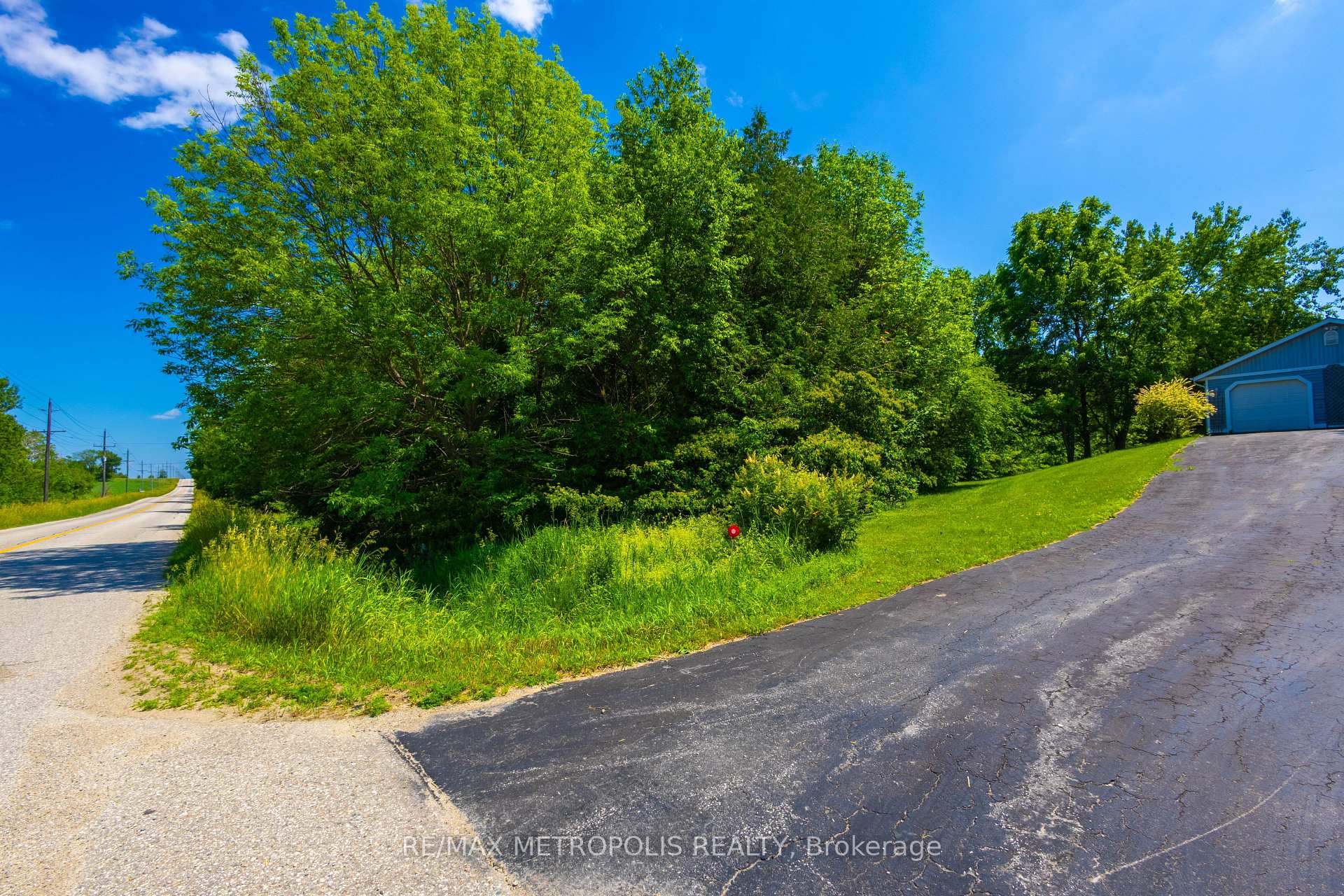 Photo 4 of 8232 Concession Road 12, Mapleton, Rural Mapleton — HOMEH