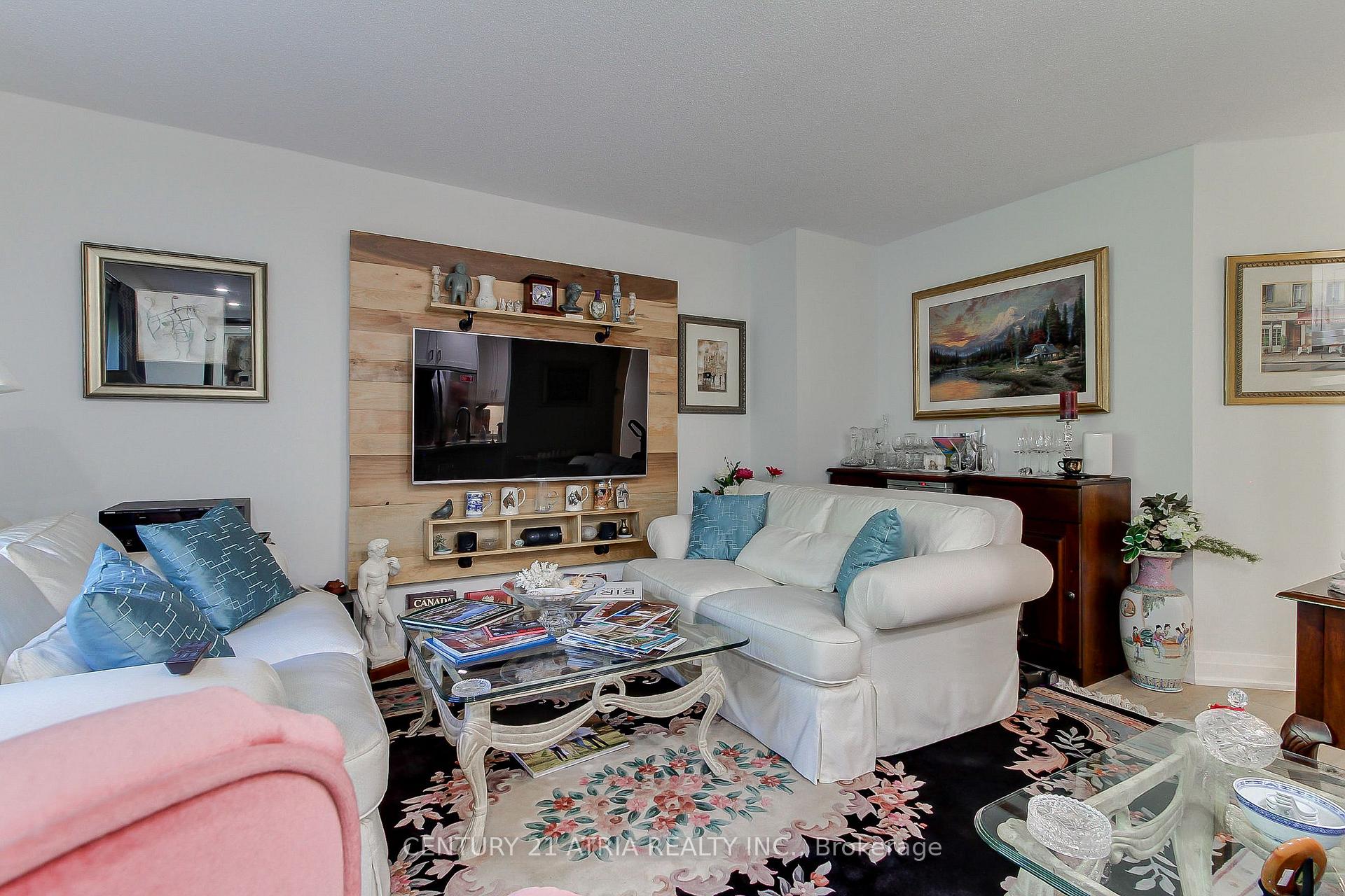 Photo 11 of 27 Anderson Place, Aurora, Aurora Highlands — HOMEH