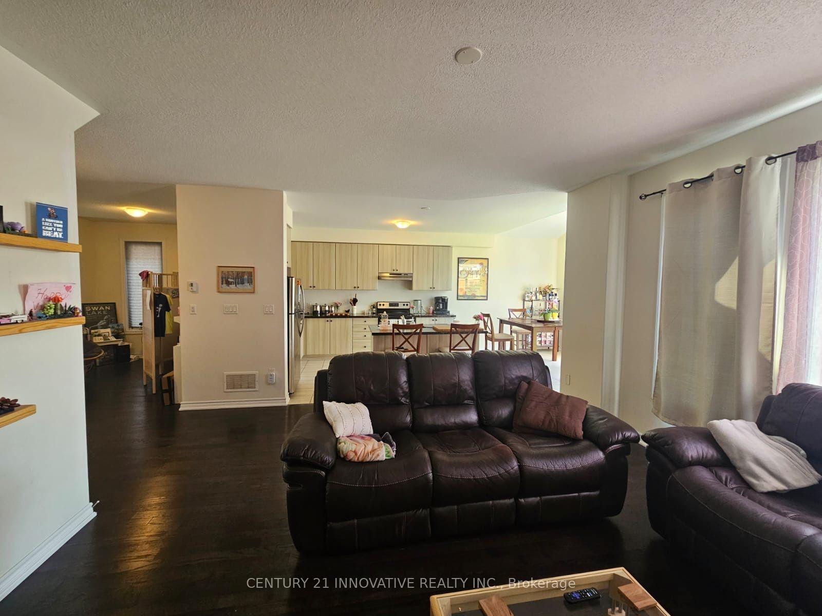 Photo 9 of 219 Northglen Boulevard, Clarington, Bowmanville — HOMEH