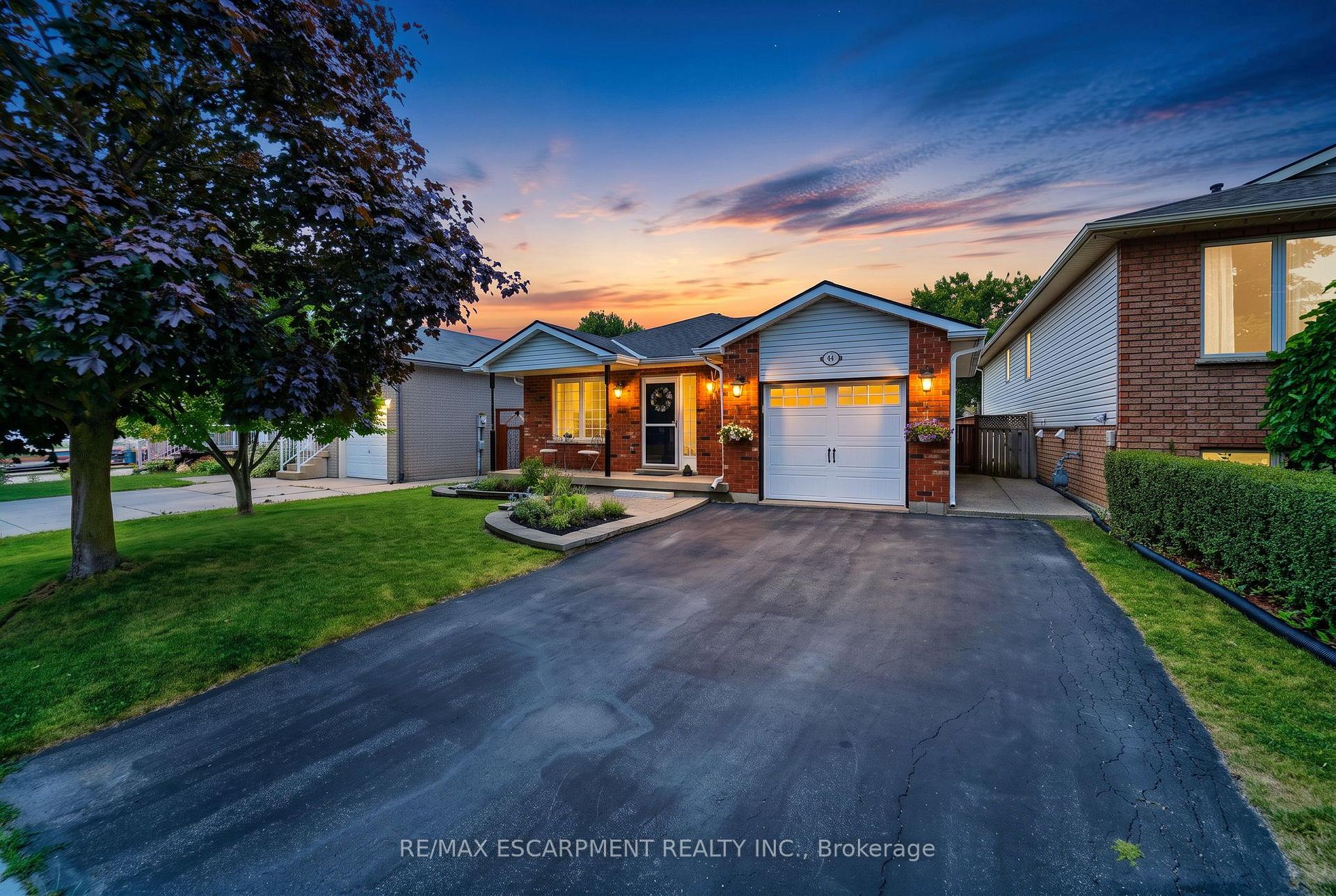 Photo 1 of 44 Marion Street, Hamilton, Mount Hope — HOMEH
