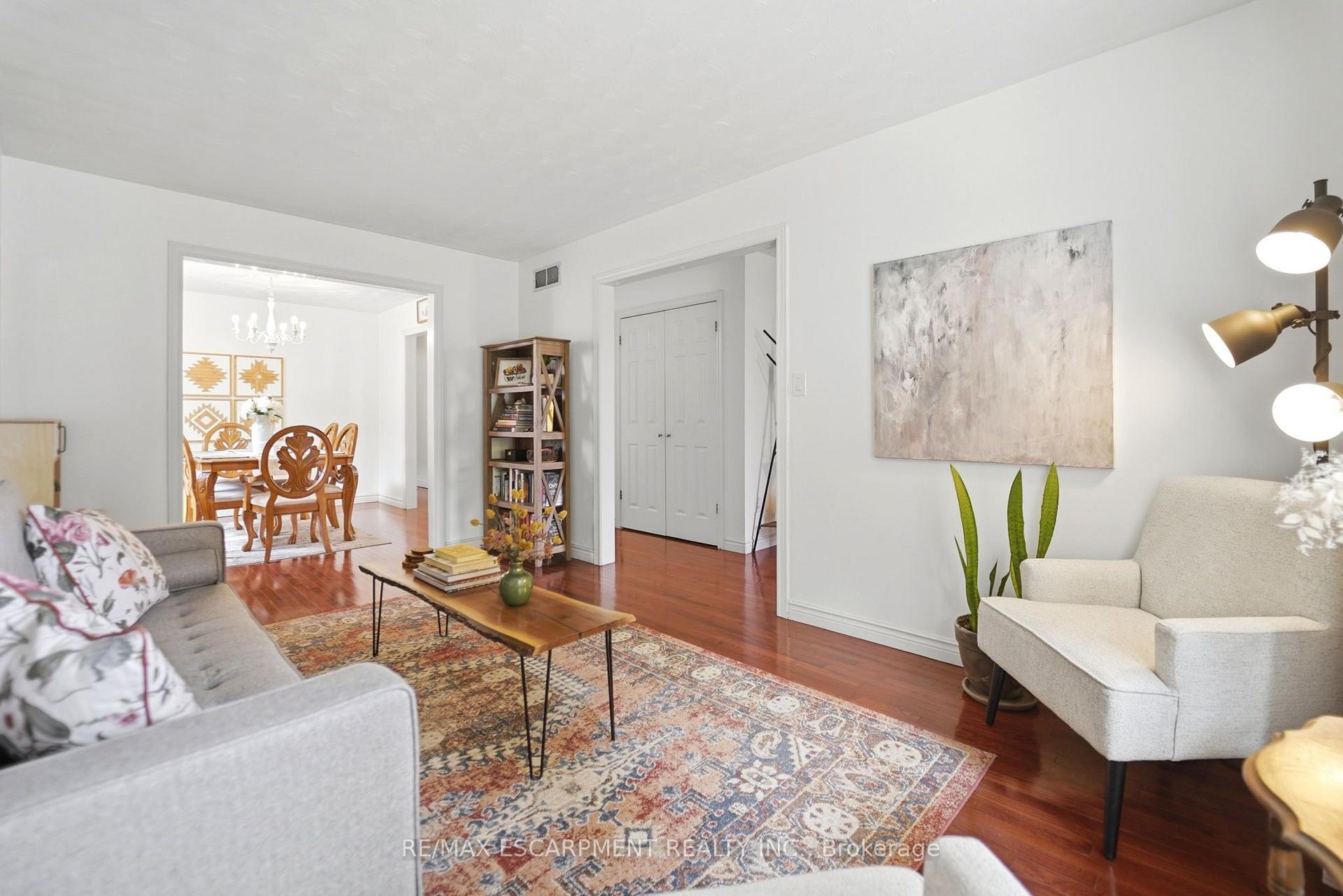 Photo 5 of 44 Marion Street, Hamilton, Mount Hope — HOMEH