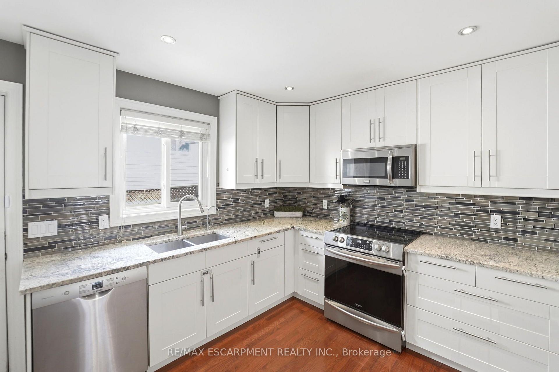 Photo 7 of 44 Marion Street, Hamilton, Mount Hope — HOMEH