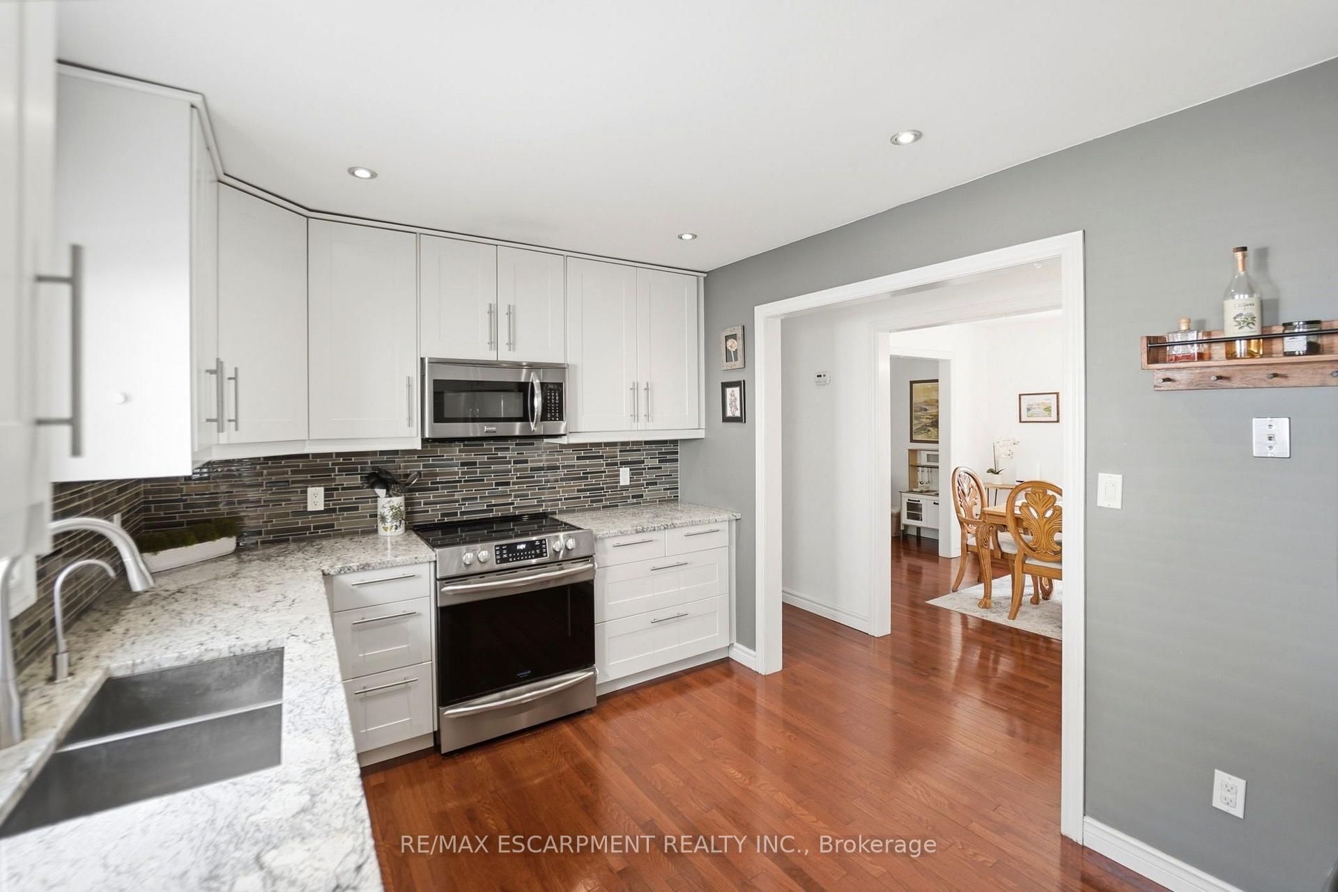 Photo 8 of 44 Marion Street, Hamilton, Mount Hope — HOMEH
