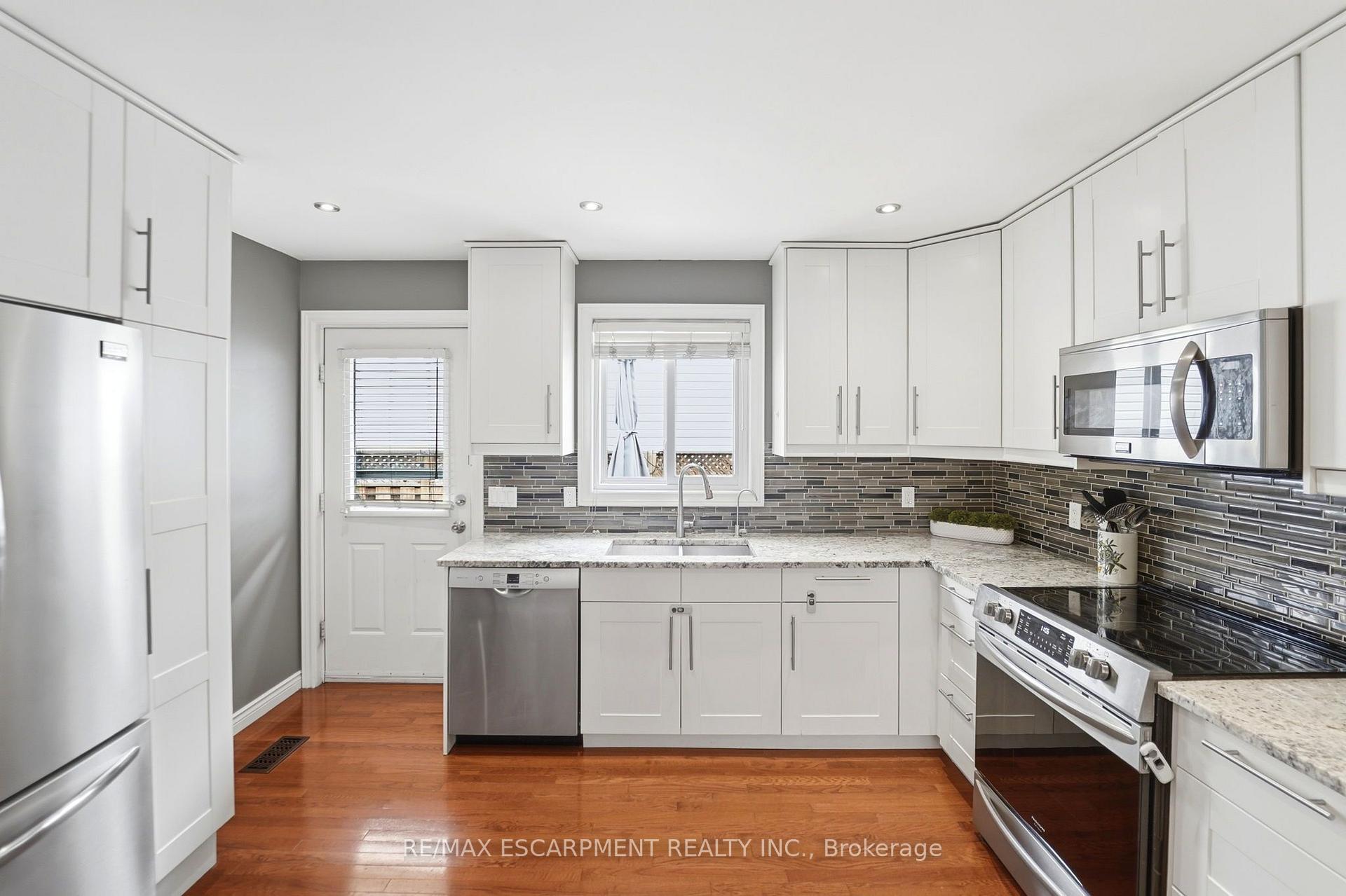 Photo 9 of 44 Marion Street, Hamilton, Mount Hope — HOMEH