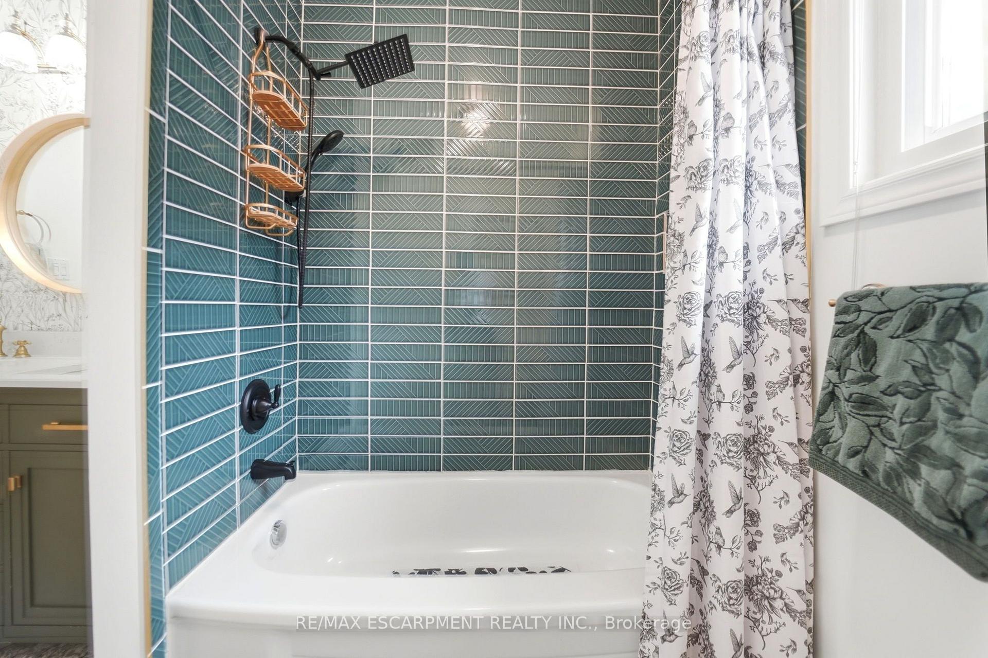 Photo 16 of 44 Marion Street, Hamilton, Mount Hope — HOMEH