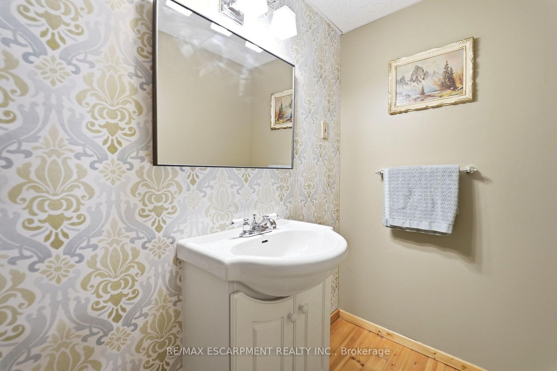 Photo 23 of 44 Marion Street, Hamilton, Mount Hope — HOMEH