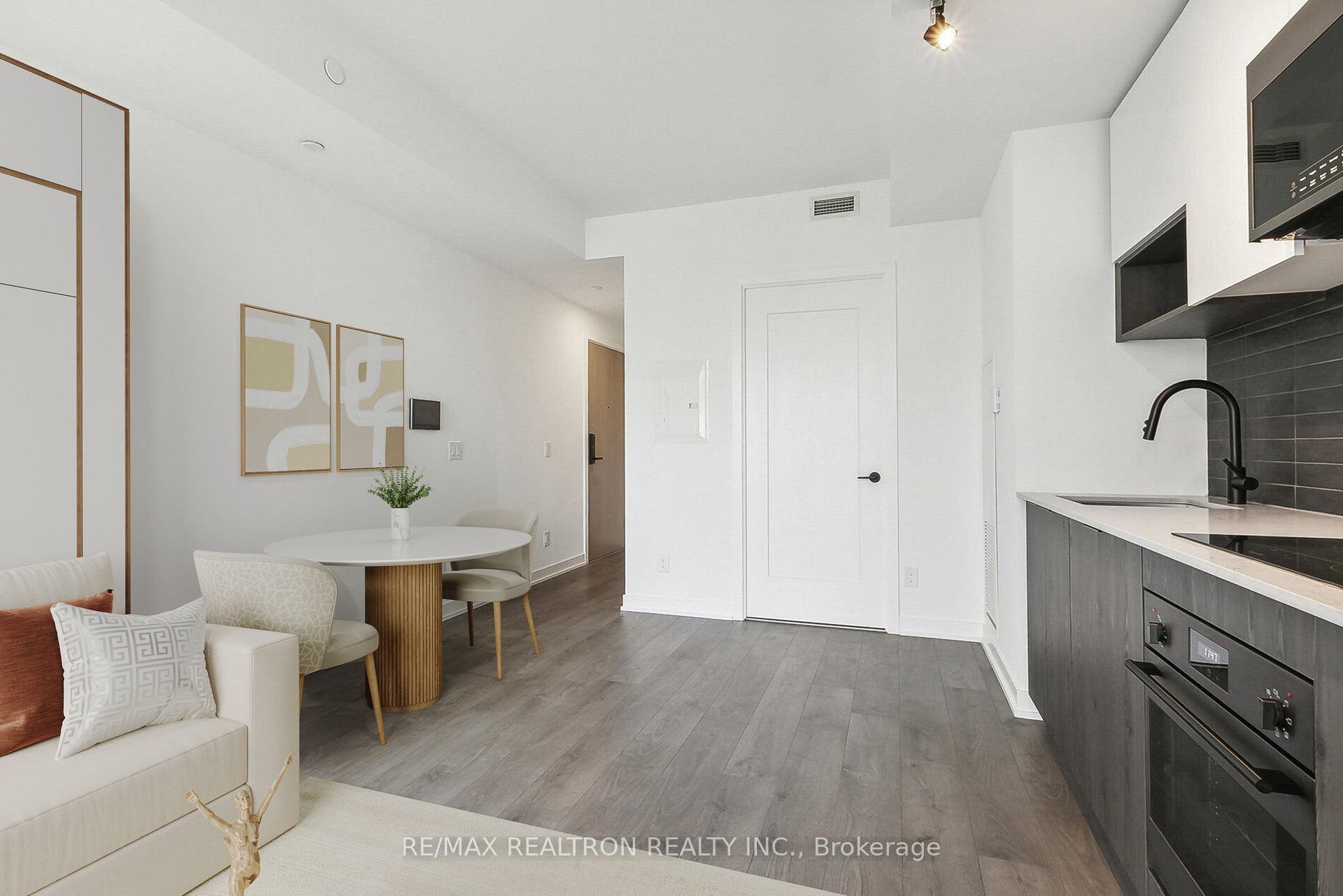 Photo 3 of Unit 722, 5 Defries Street, Toronto, Regent Park — HOMEH