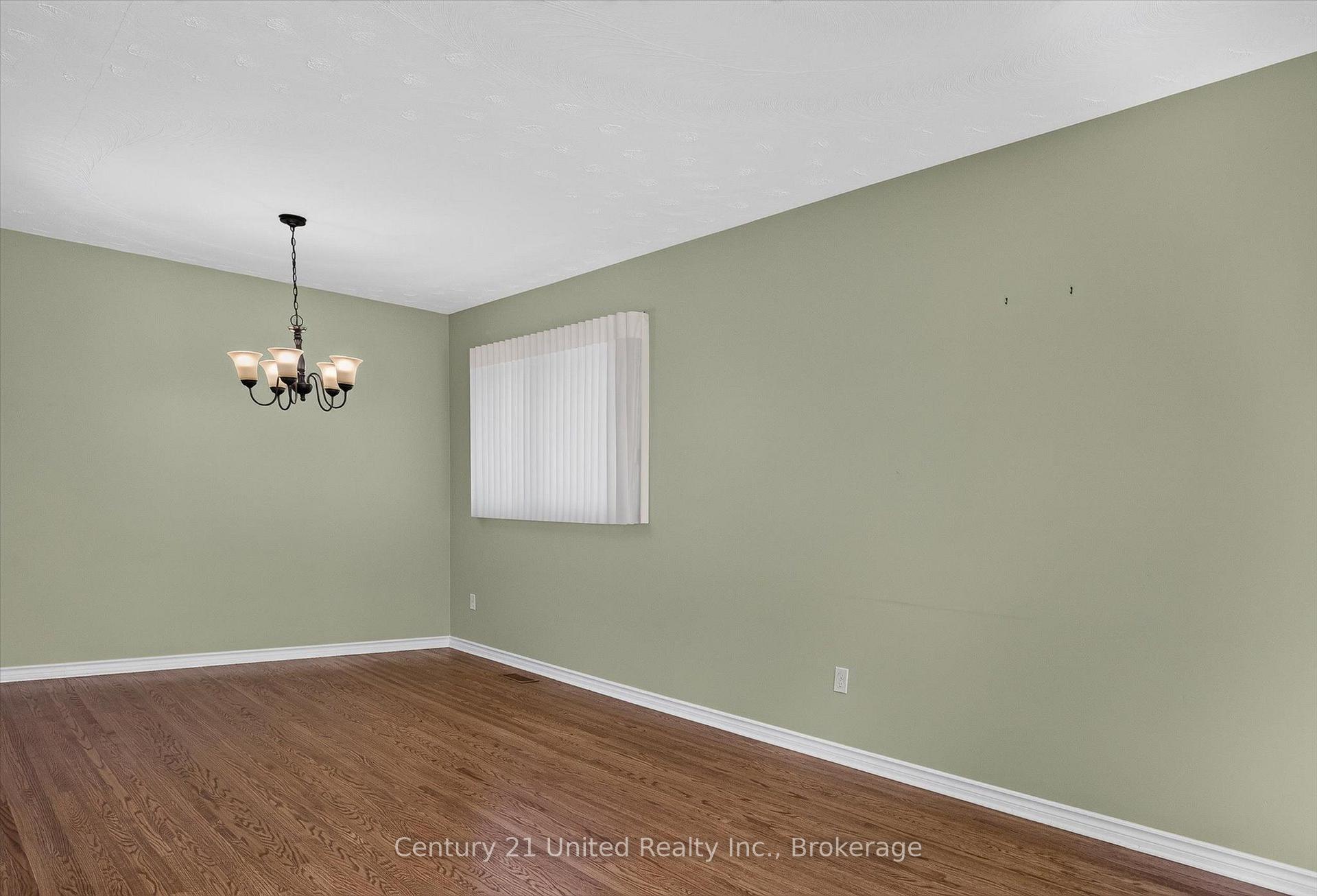 Photo 6 of 615 Saugeen Crescent, Peterborough, Ashburnham Ward 4 — HOMEH
