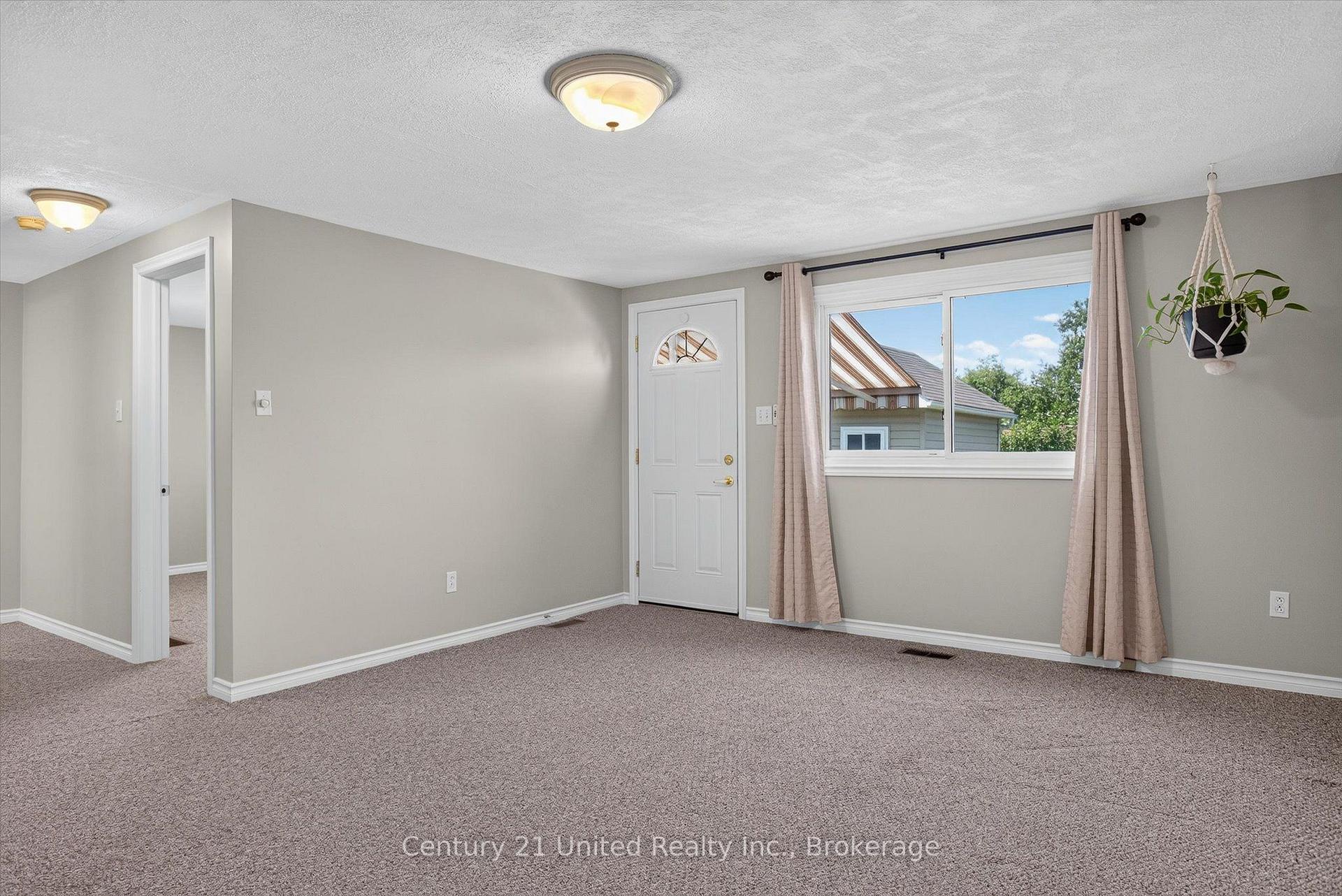 Photo 24 of 615 Saugeen Crescent, Peterborough, Ashburnham Ward 4 — HOMEH