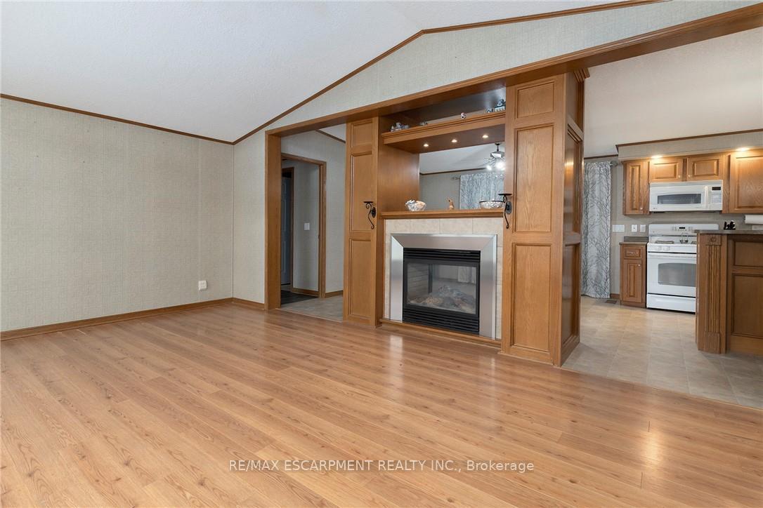 Photo 3 of 1161 4TH Concession Road W, Hamilton, Rural Flamborough — HOMEH