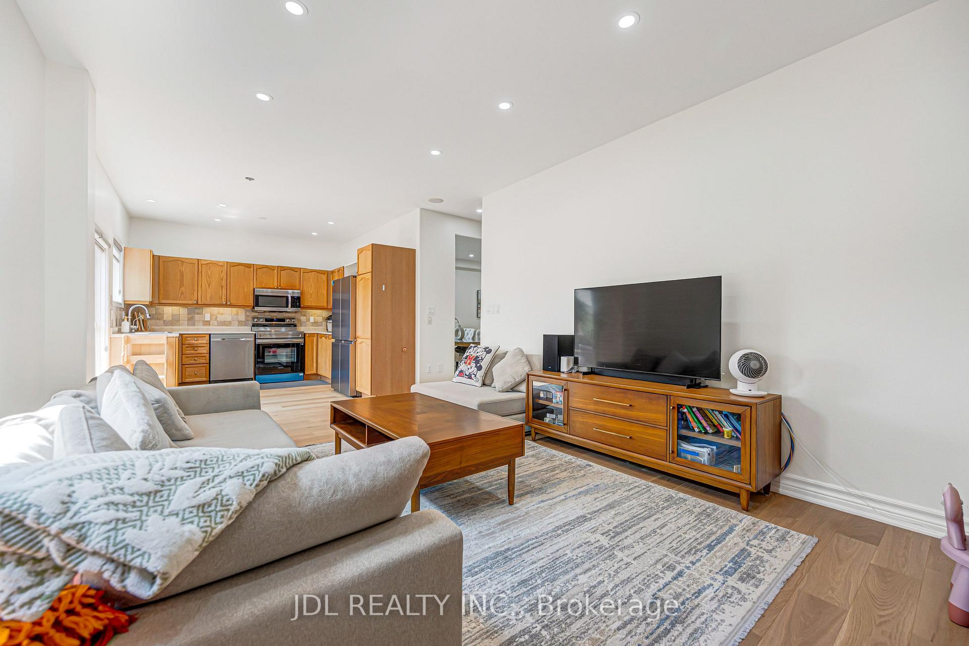 Photo 11 of 69 Summerset Drive, Barrie, Ardagh — HOMEH