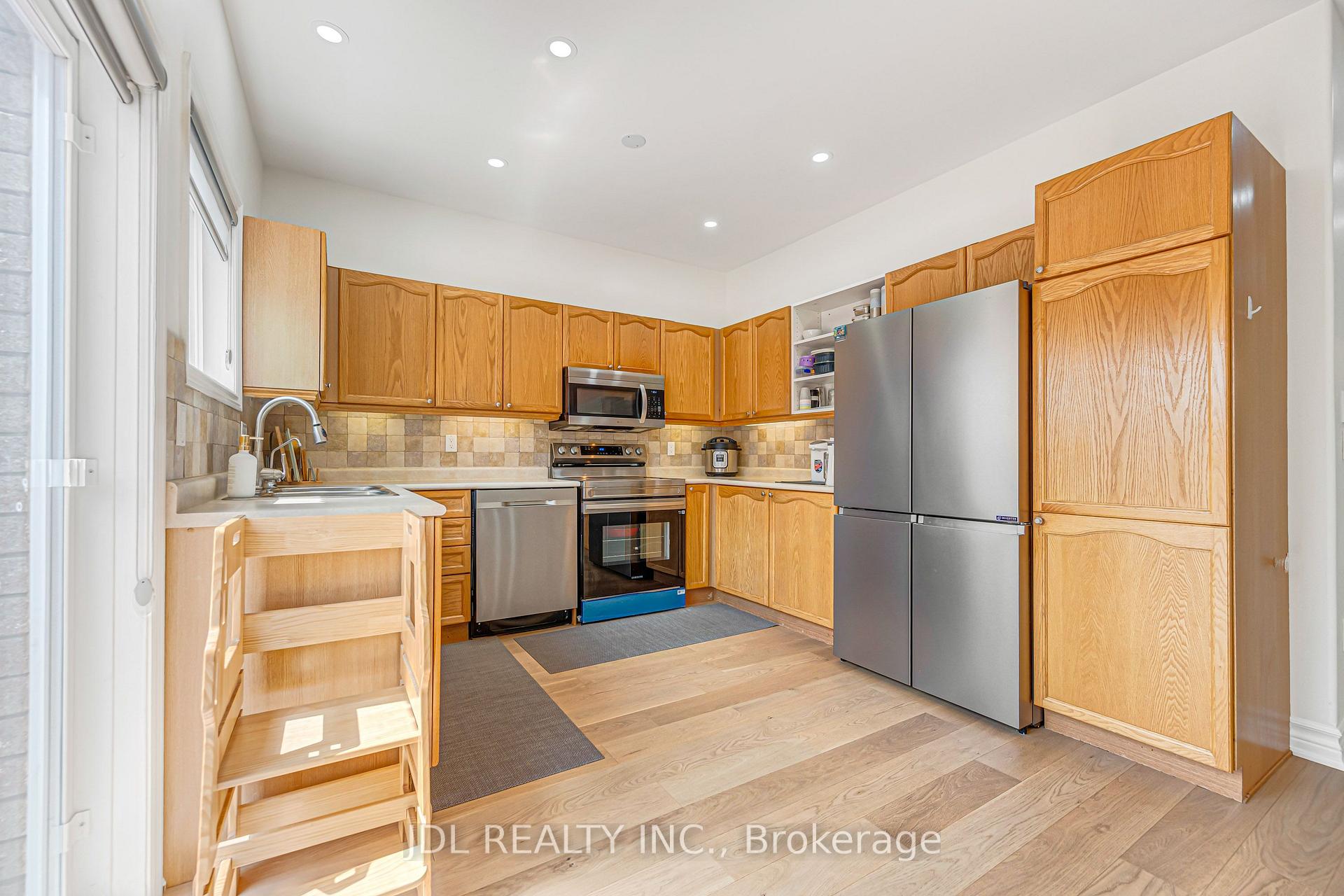 Photo 12 of 69 Summerset Drive, Barrie, Ardagh — HOMEH
