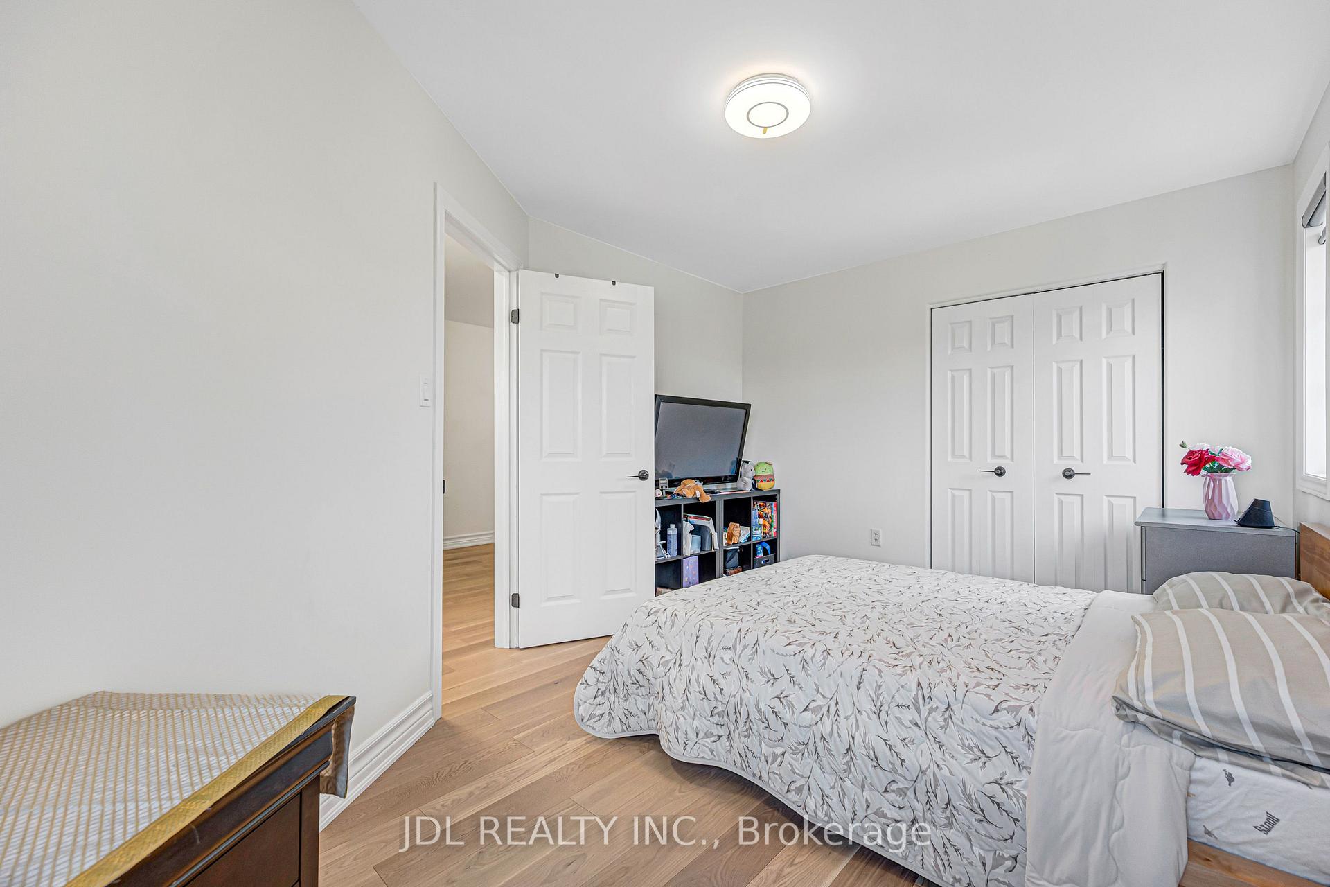 Photo 23 of 69 Summerset Drive, Barrie, Ardagh — HOMEH